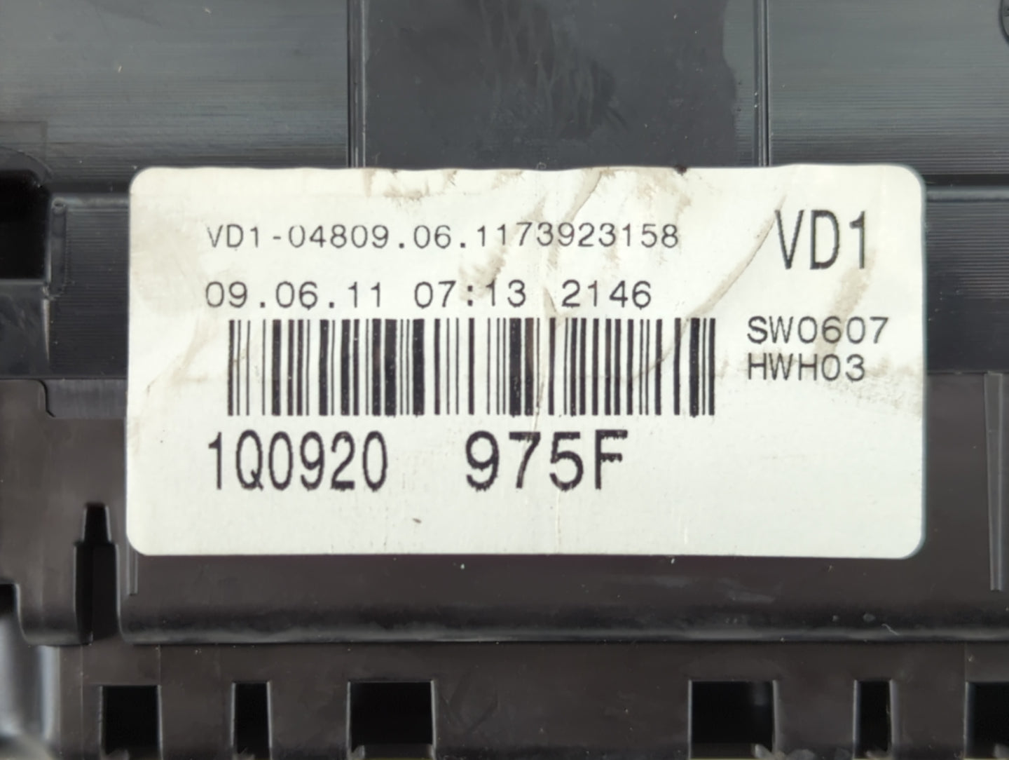 2012 Volkswagen Eos Instrument Cluster Speedometer Gauges P/N:1Q0920 975F Fits OEM Used Auto Parts - Oemusedautoparts1.com