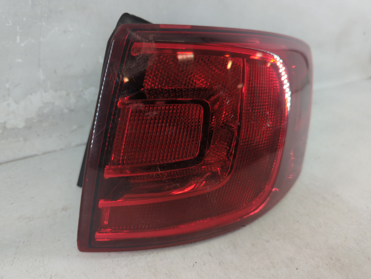 2012 Volkswagen Gli Tail Light Assembly Passenger Right OEM Fits Fits 2013 2014 OEM Used Auto Parts - Oemusedautoparts1.com