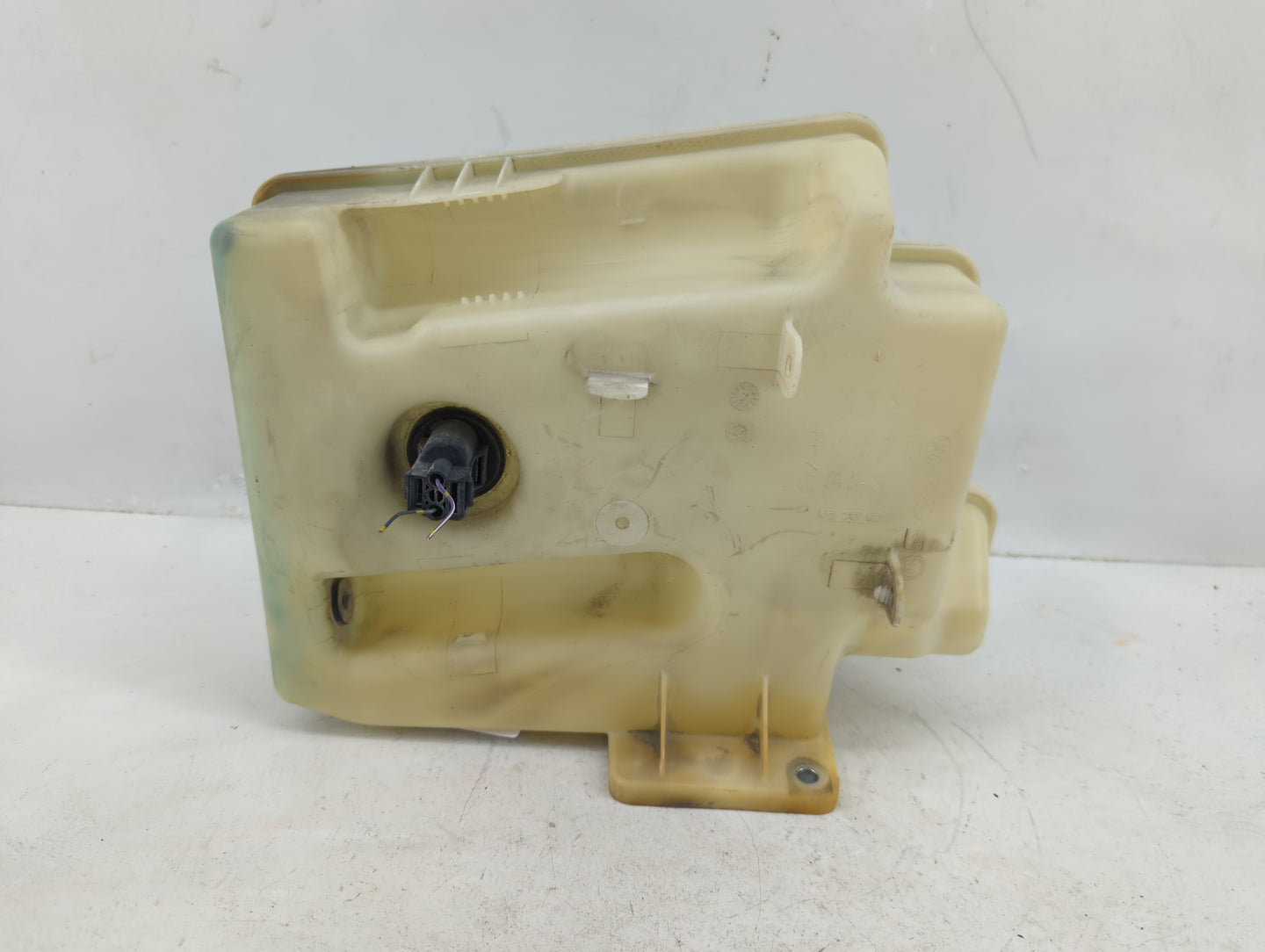 2006-2014 Volkswagen Golf Windshield Washer Fluid Reservoir Bottle Oem - Oemusedautoparts1.com