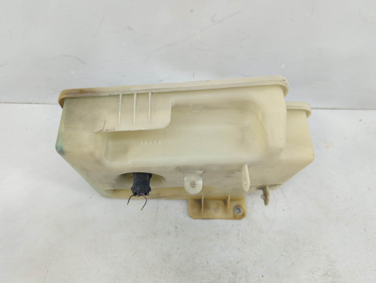 2006-2014 Volkswagen Golf Windshield Washer Fluid Reservoir Bottle Oem - Oemusedautoparts1.com