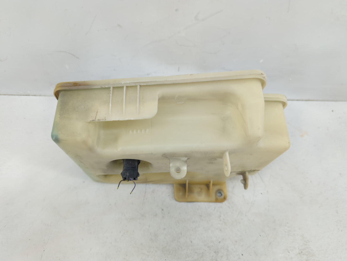 2006-2014 Volkswagen Golf Windshield Washer Fluid Reservoir Bottle Oem - Oemusedautoparts1.com