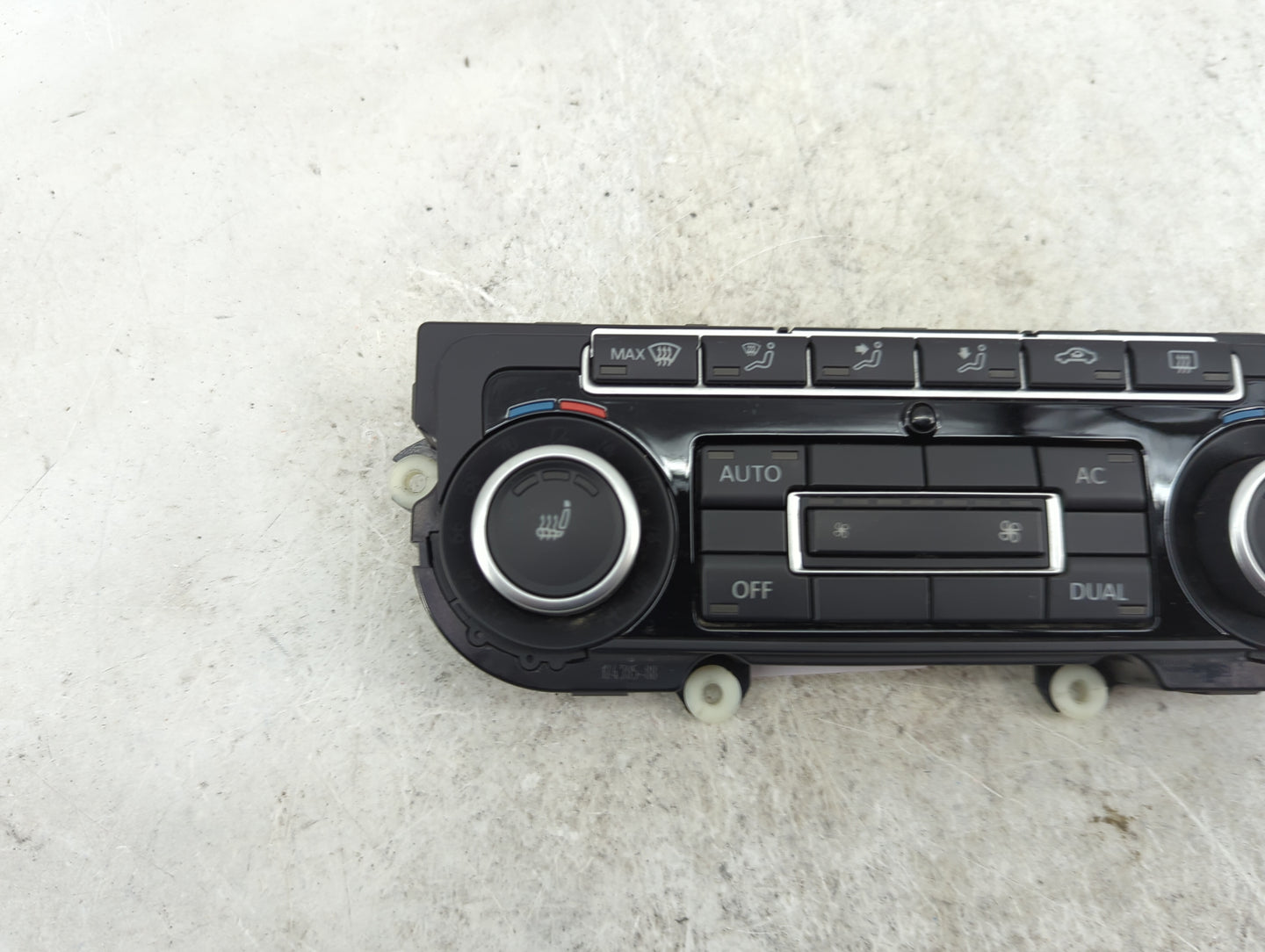 2012 Volkswagen Golf Climate Control Module Temperature AC/Heater Replacement P/N:5K0907044FE 5HB009748-61 Fits OEM Used Aut