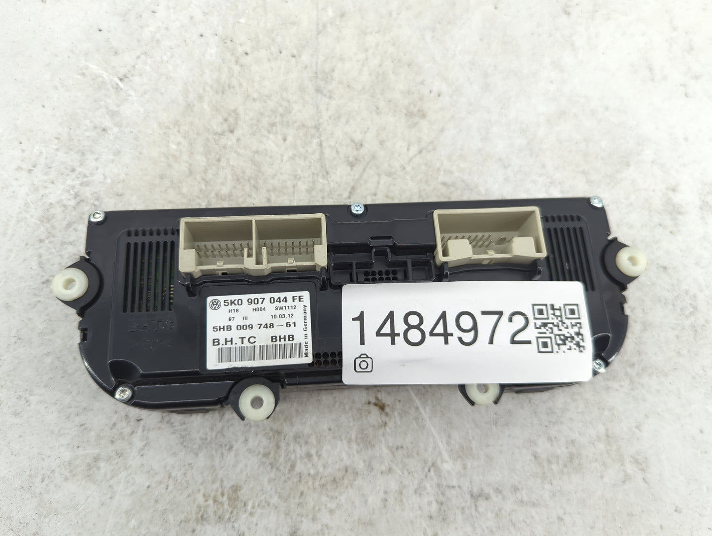 2012 Volkswagen Golf Climate Control Module Temperature AC/Heater Replacement P/N:5K0907044FE 5HB009748-61 Fits OEM Used Aut