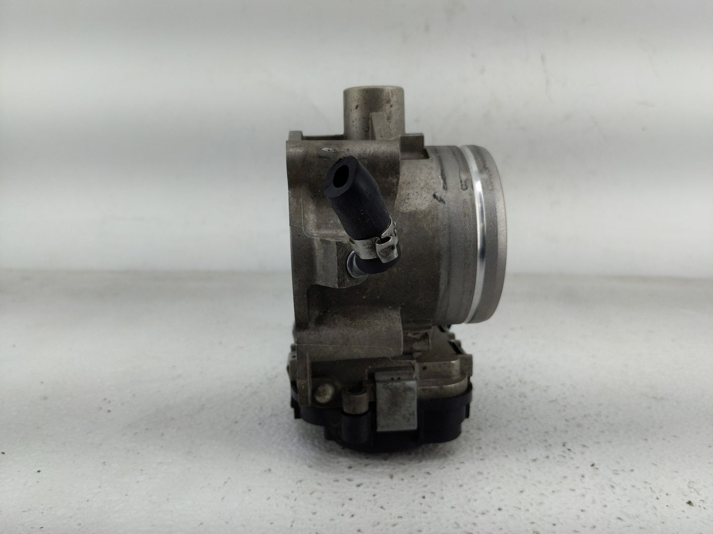 2006-2014 Volkswagen Jetta Throttle Body Fits Fits 2006 2007 2008 2009 2010 2011 2012 2013 2014 OEM Used Auto Parts - Oemuse