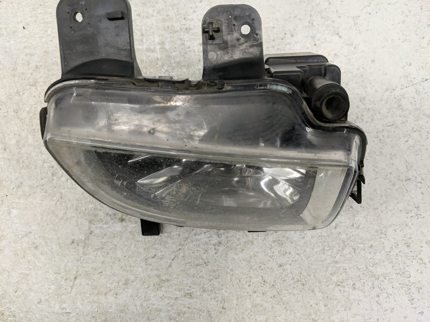 2010-2014 Volkswagen Jetta Driver Left Oem Fog Light Lamp - Oemusedautoparts1.com