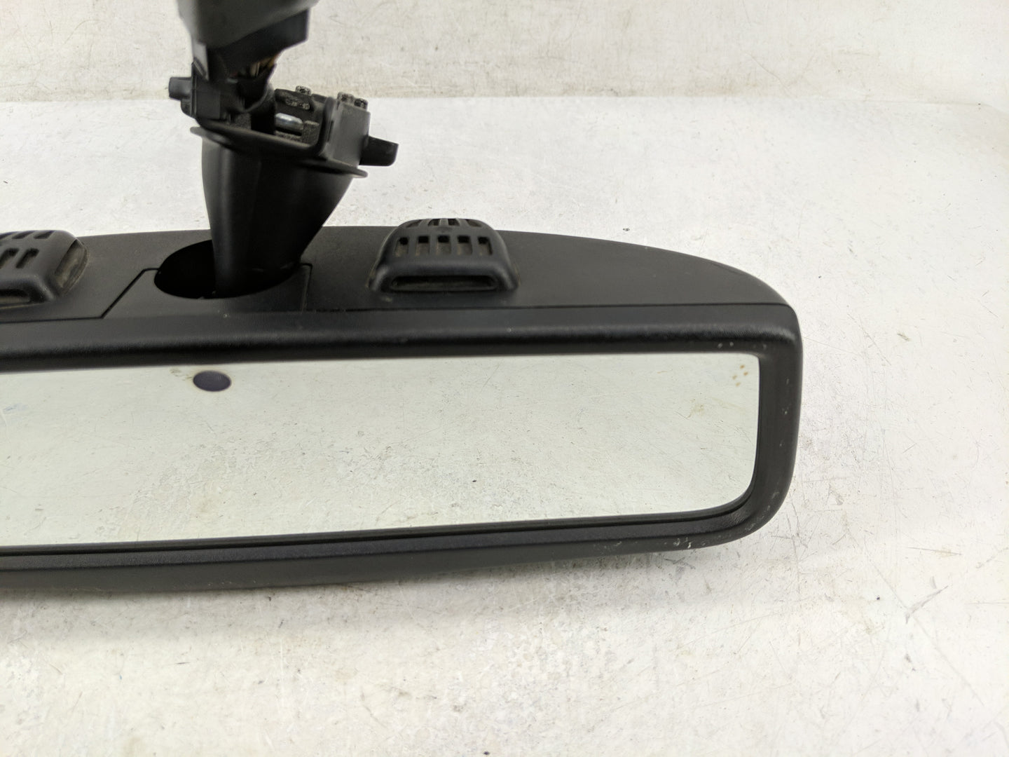 2007-2018 Volkswagen Jetta Interior Rear View Mirror Replacement OEM P/N:905-2863 Fits OEM Used Auto Parts - Oemusedautopart