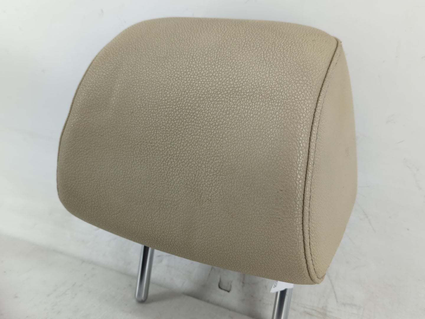 2011 Volkswagen Jetta Headrest Head Rest Front Driver Passenger Seat - Oemusedautoparts1.com