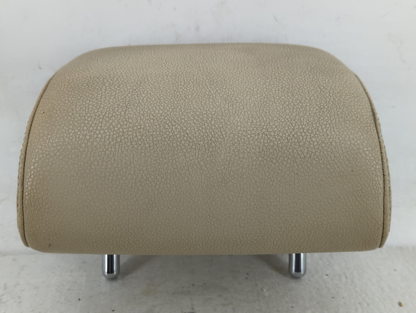 2011-2017 Volkswagen Jetta Headrest Head Rest Rear Center Seat Fits Fits 2011 2012 2013 2014 2015 2016 2017 OEM Used Auto Pa