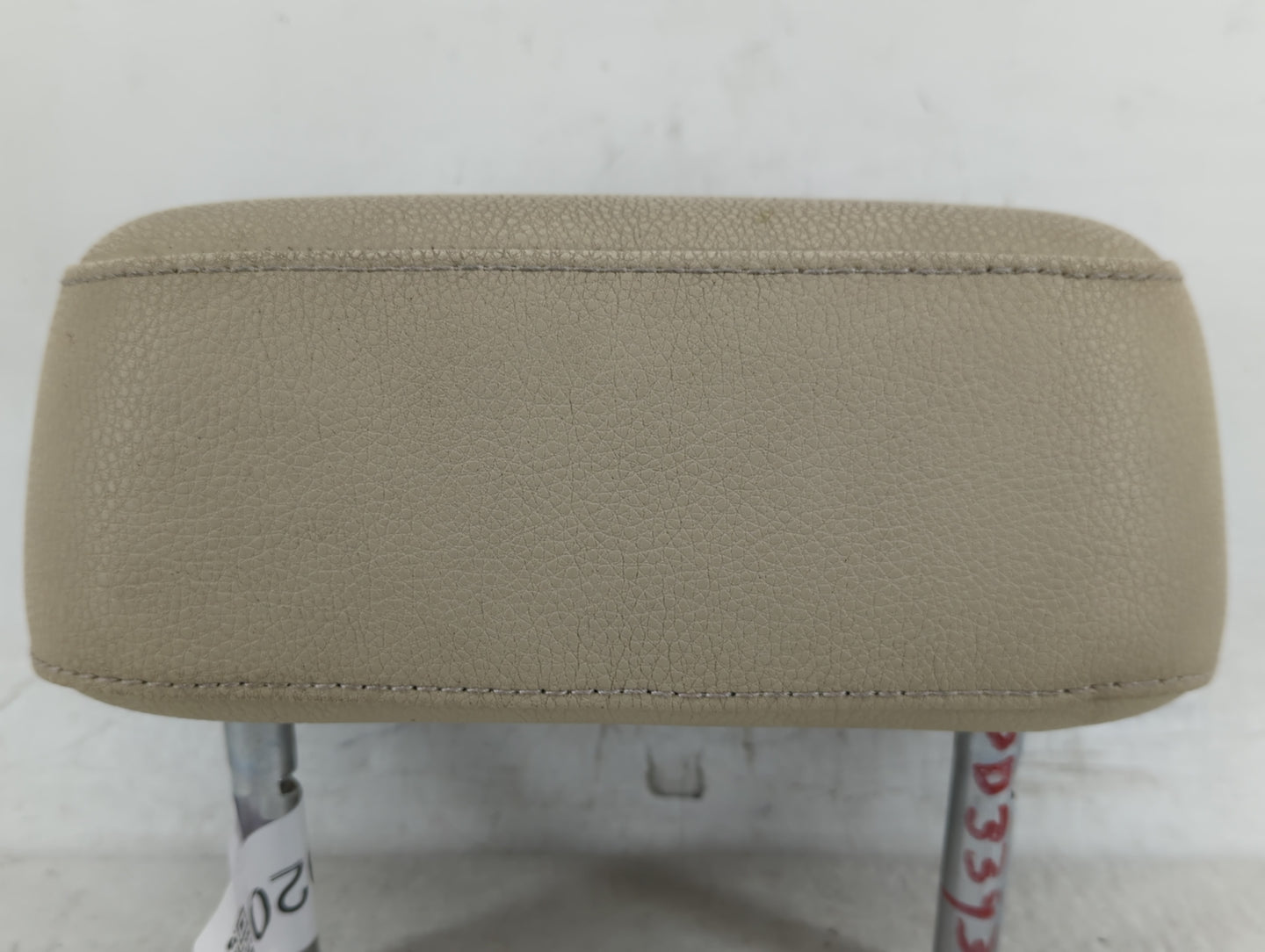 2011-2017 Volkswagen Jetta Headrest Head Rest Rear Center Seat Fits Fits 2011 2012 2013 2014 2015 2016 2017 OEM Used Auto Pa