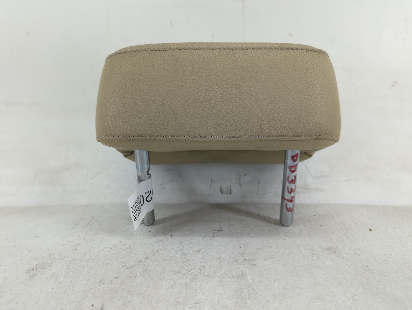 2011-2017 Volkswagen Jetta Headrest Head Rest Rear Center Seat Fits Fits 2011 2012 2013 2014 2015 2016 2017 OEM Used Auto Pa