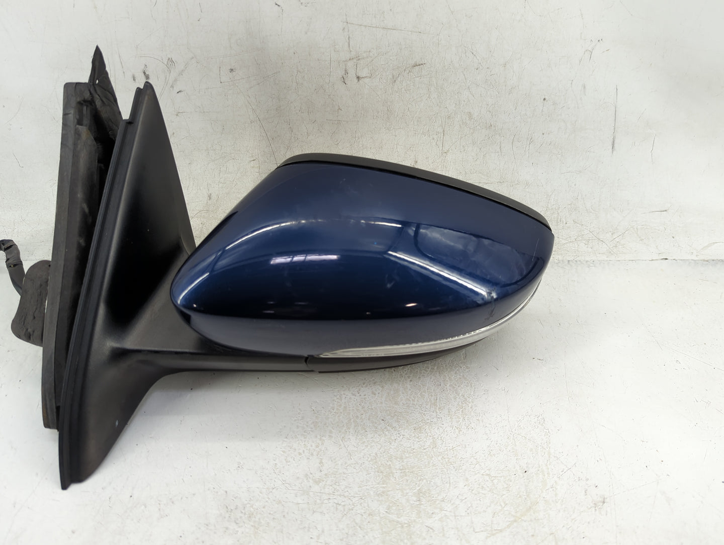 2011-2016 Volkswagen Jetta Driver Side View Mirror - Left Door Mirror OEM Used - Oemusedautoparts1.com