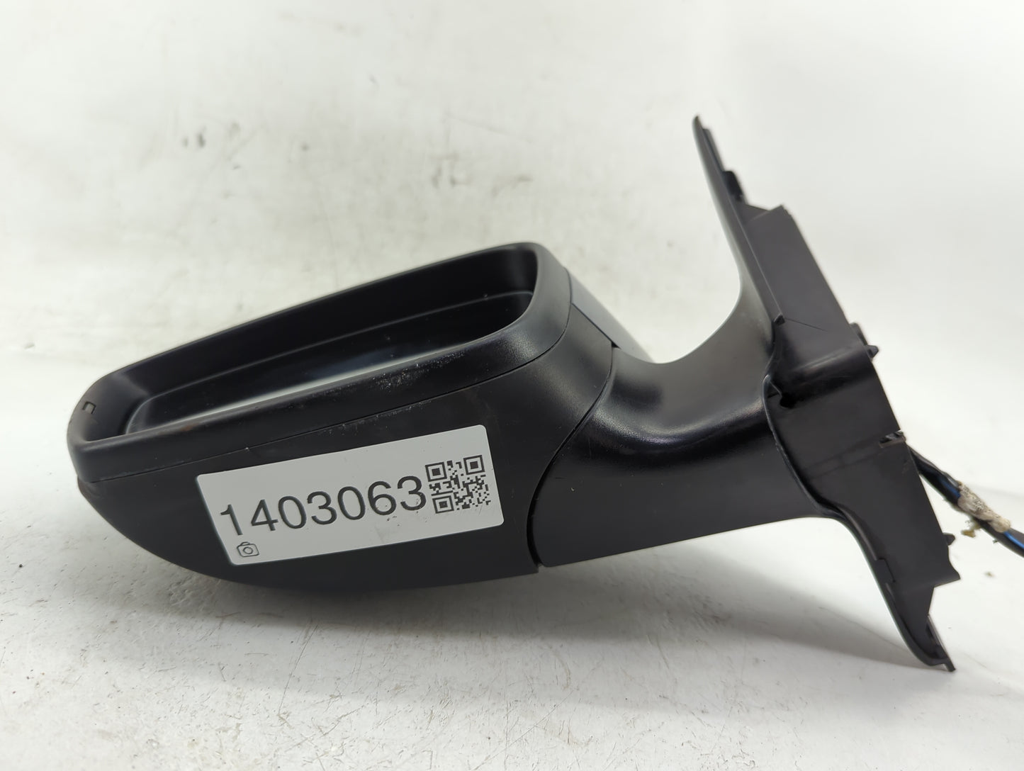 2011-2016 Volkswagen Jetta Driver Side View Mirror - Left Door Mirror OEM Used - Oemusedautoparts1.com