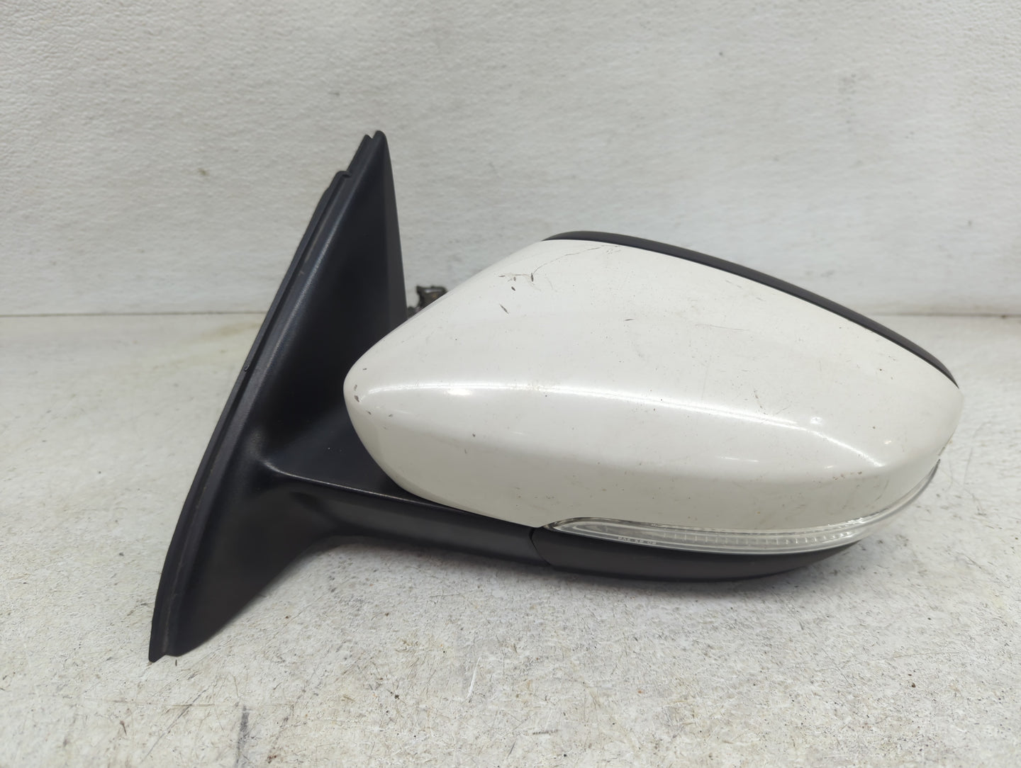 2011-2016 Volkswagen Jetta Driver Side View Mirror - Left Door Mirror OEM Used - Oemusedautoparts1.com