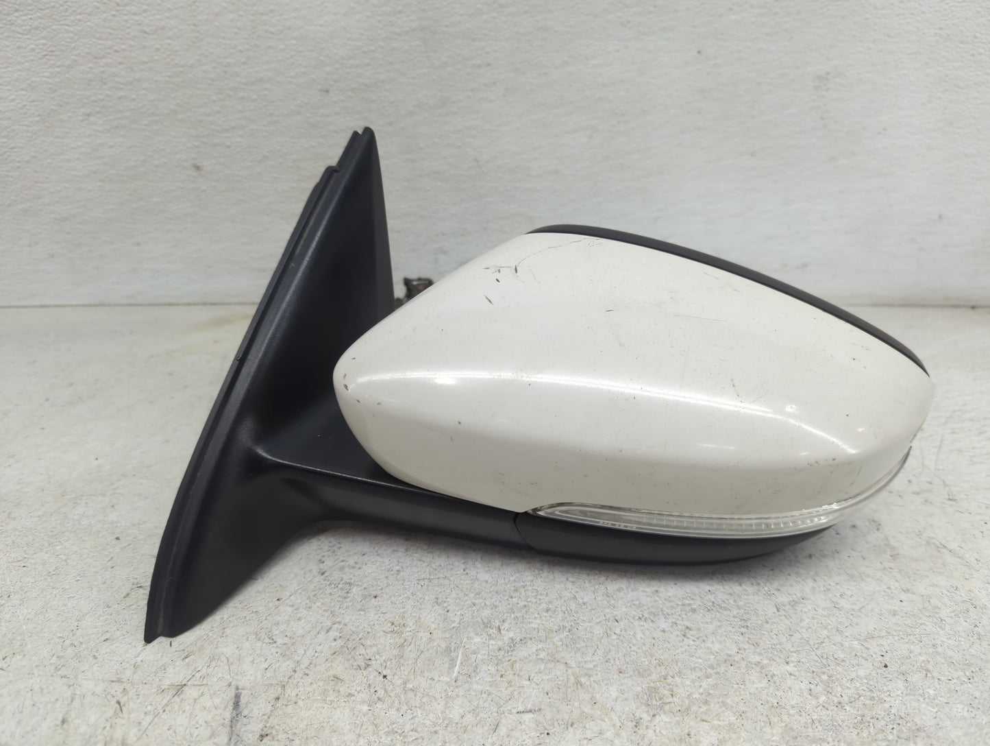 2011-2016 Volkswagen Jetta Driver Side View Mirror - Left Door Mirror OEM Used - Oemusedautoparts1.com