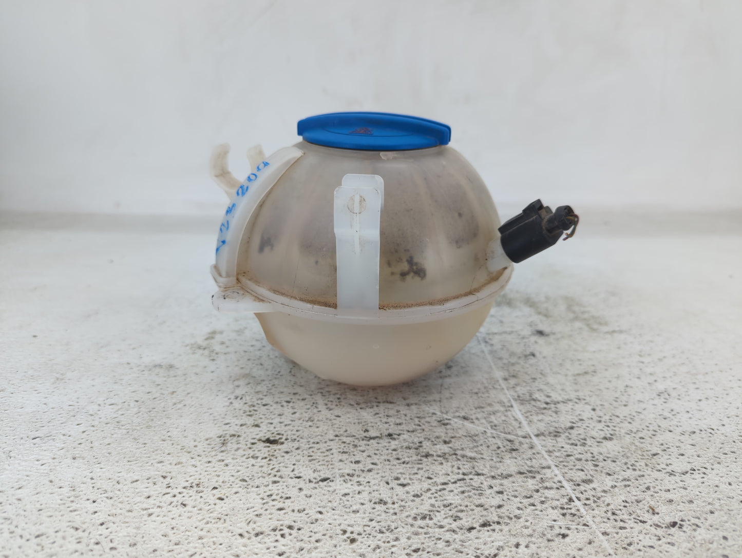 2005 Volkswagen Jetta Radiator Coolant Overflow Expansion Tank Bottle 1432559 - Oemusedautoparts1.com