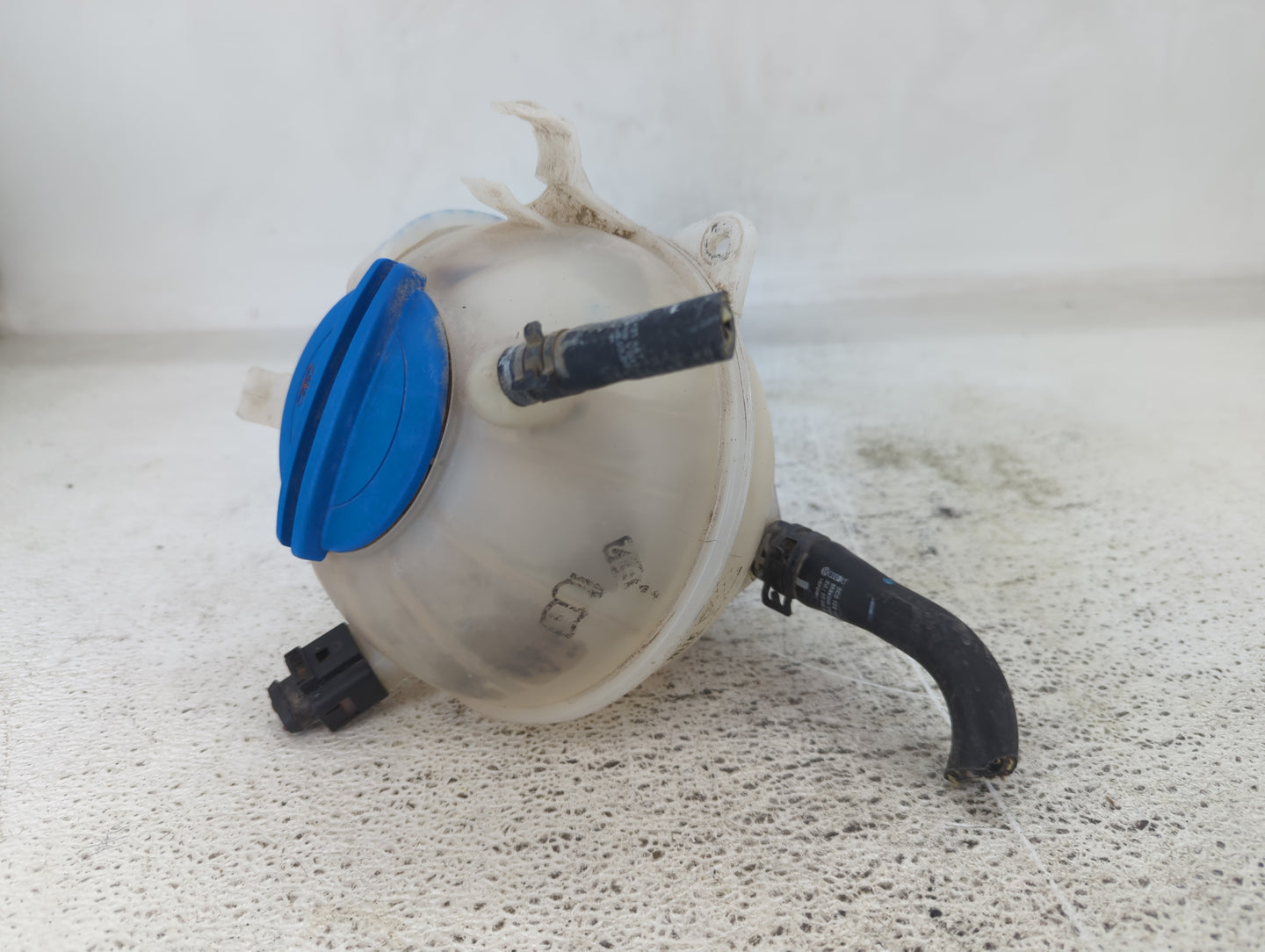 2005 Volkswagen Jetta Radiator Coolant Overflow Expansion Tank Bottle 1432559 - Oemusedautoparts1.com