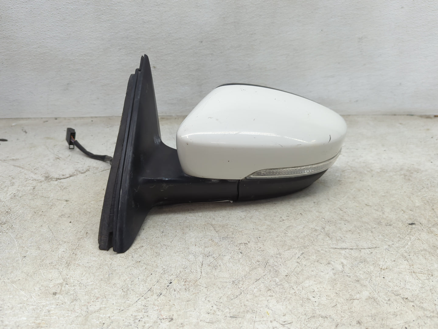 2011-2016 Volkswagen Jetta Driver Side View Mirror - Left Door Mirror OEM Used - Oemusedautoparts1.com