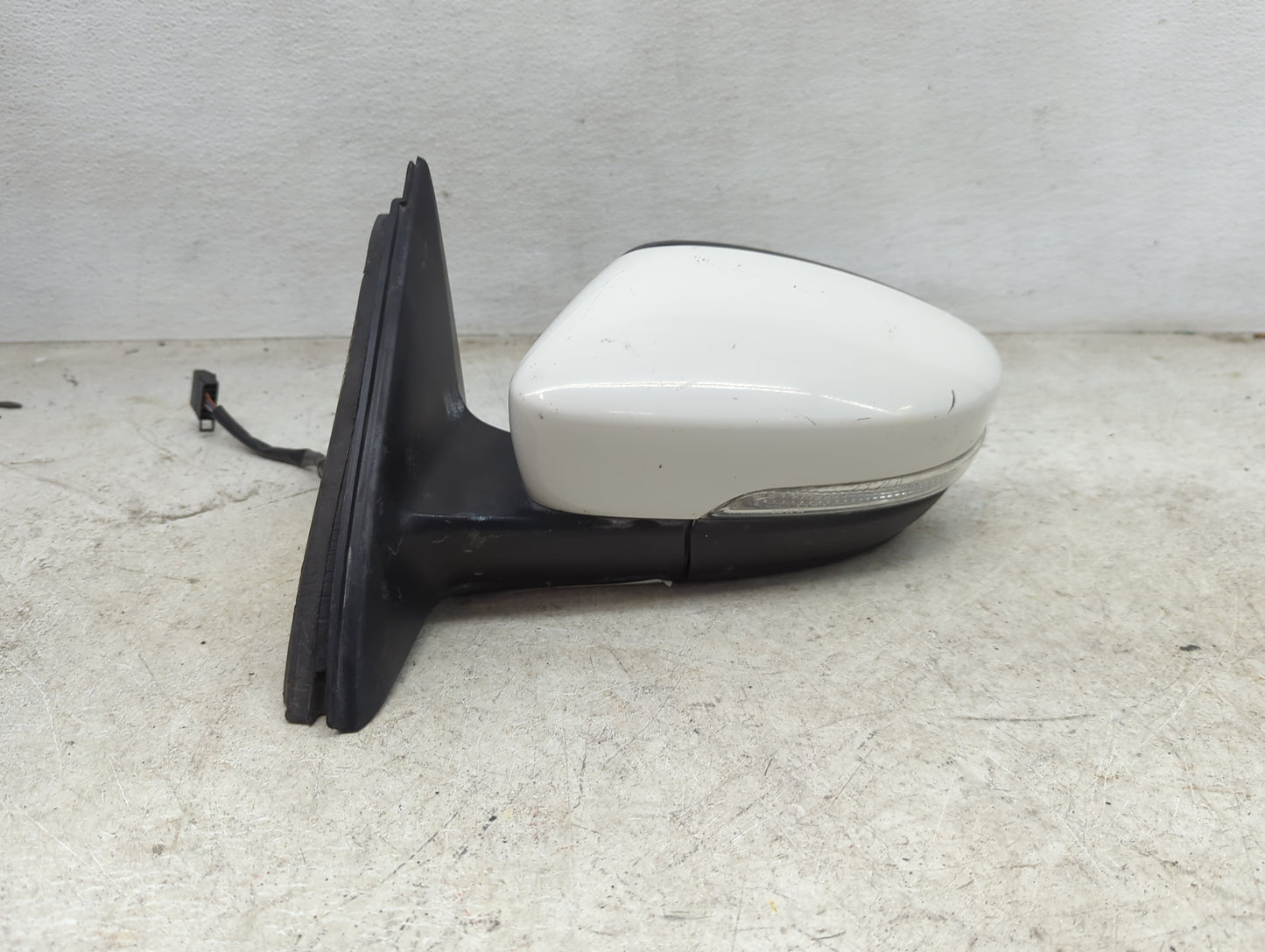 2011-2016 Volkswagen Jetta Driver Side View Mirror - Left Door Mirror OEM Used - Oemusedautoparts1.com