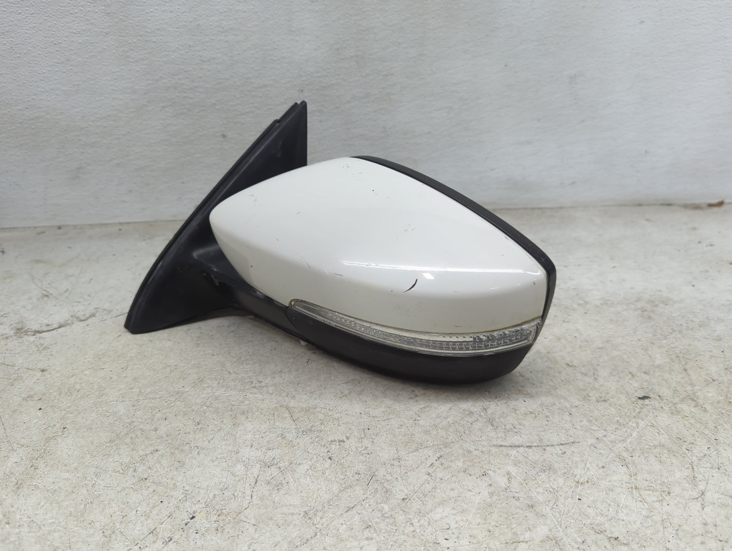 2011-2016 Volkswagen Jetta Driver Side View Mirror - Left Door Mirror OEM Used - Oemusedautoparts1.com