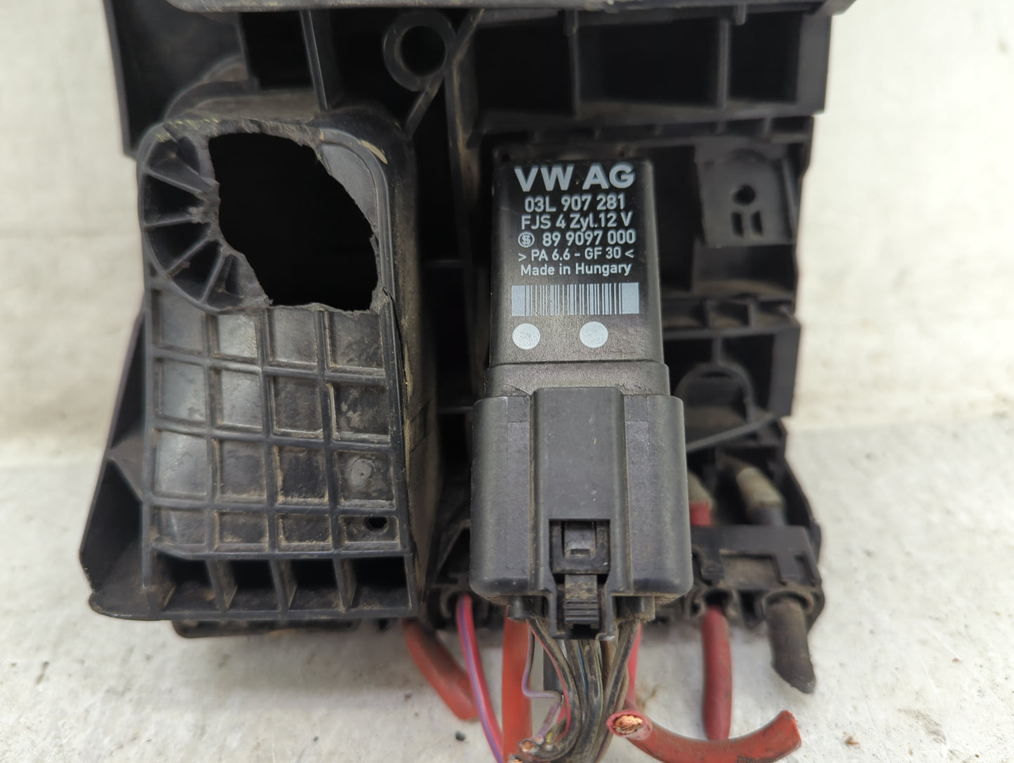 2010-2014 Volkswagen Jetta Fusebox Fuse Box Panel Relay Module P/N:03L 907 281 Fits OEM Used Auto Parts - Oemusedautoparts1.