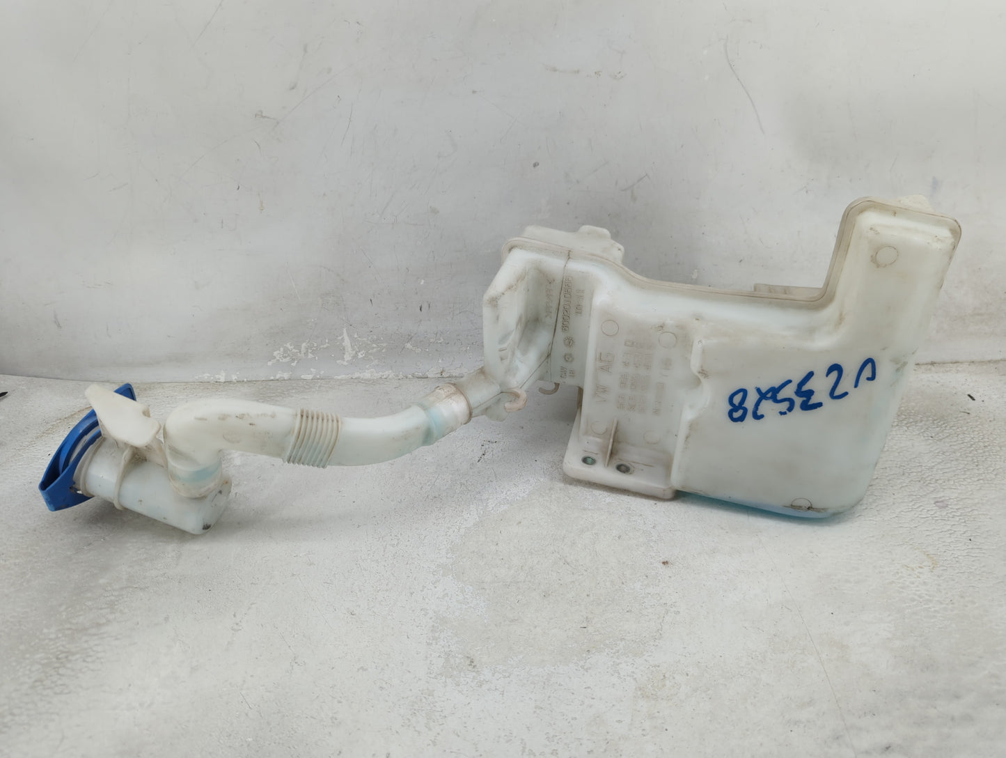2011-2018 Volkswagen Jetta Windshield Washer Fluid Reservoir Bottle Oem 1459350 - Oemusedautoparts1.com