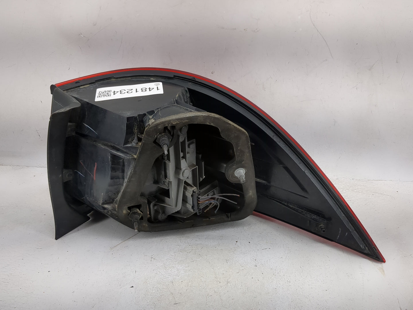 2011-2014 Volkswagen Jetta Tail Light Assembly Driver Left OEM Fits Fits 2011 2012 2013 2014 OEM Used Auto Parts - Oemusedau