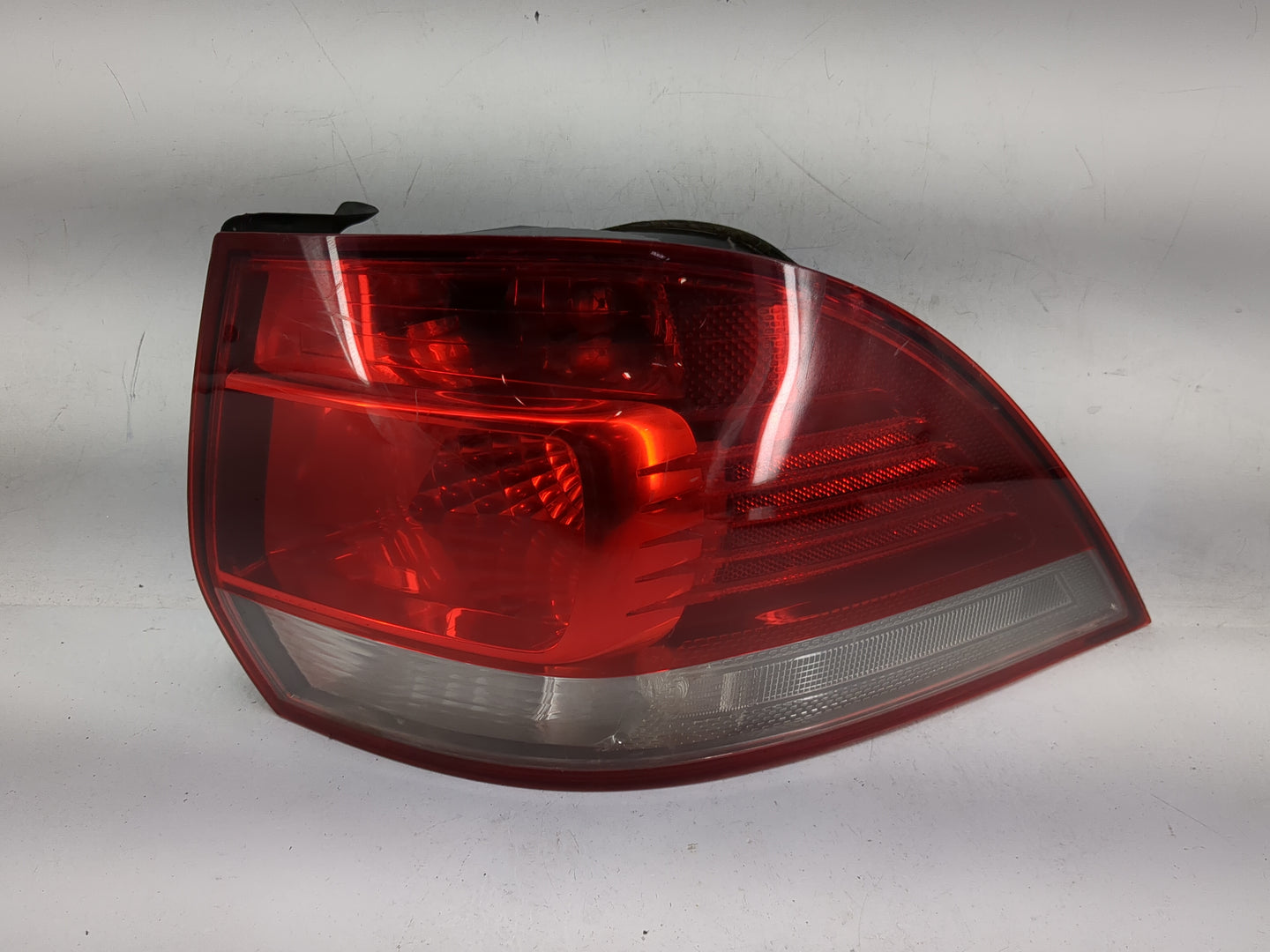 2011-2014 Volkswagen Jetta Tail Light Assembly Driver Left OEM P/N:1K9945096G 1K9945112D Fits Fits 2011 2012 2013 2014 OEM U