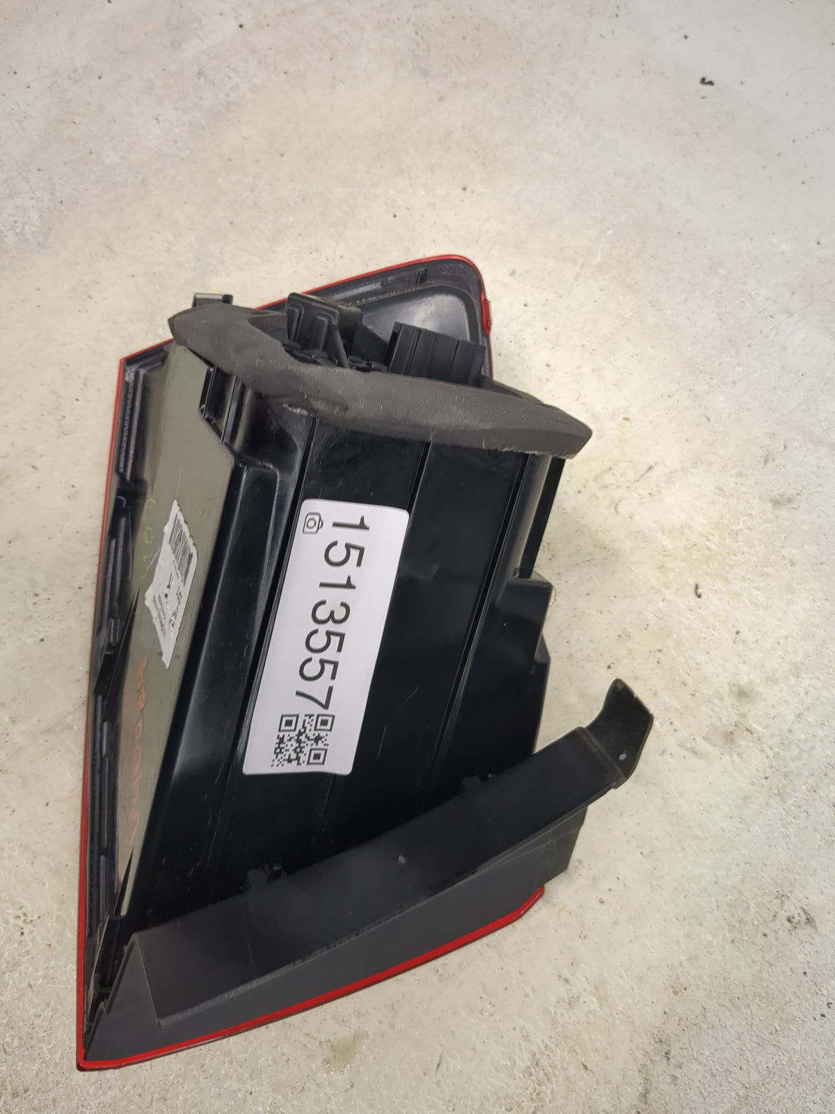 2012-2014 Volkswagen Jetta Tail Light Assembly Passenger Right OEM P/N:5C6945096B F00HTV4026 Fits Fits 2012 2013 2014 OEM Us