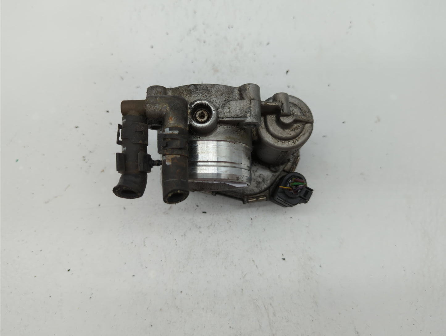 2011-2016 Volkswagen Jetta Throttle Body P/N:06G 133 062J Fits Fits 2011 2012 2013 2014 2015 2016 OEM Used Auto Parts - Oemu