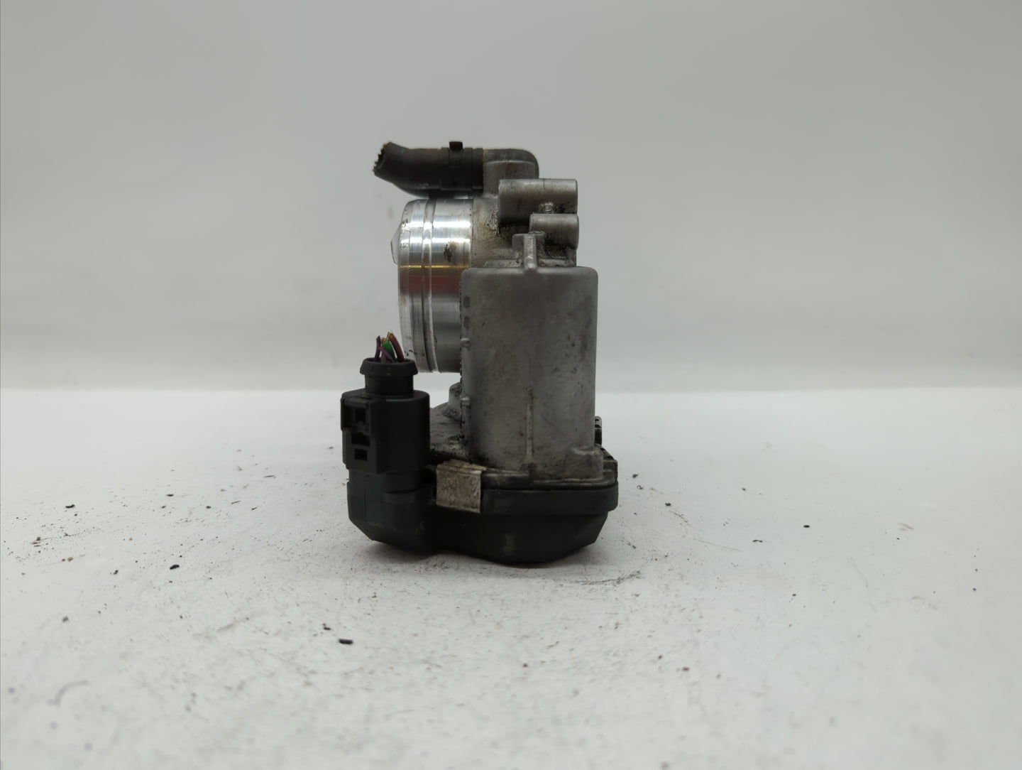 2011-2016 Volkswagen Jetta Throttle Body P/N:06G 133 062J Fits Fits 2011 2012 2013 2014 2015 2016 OEM Used Auto Parts - Oemu
