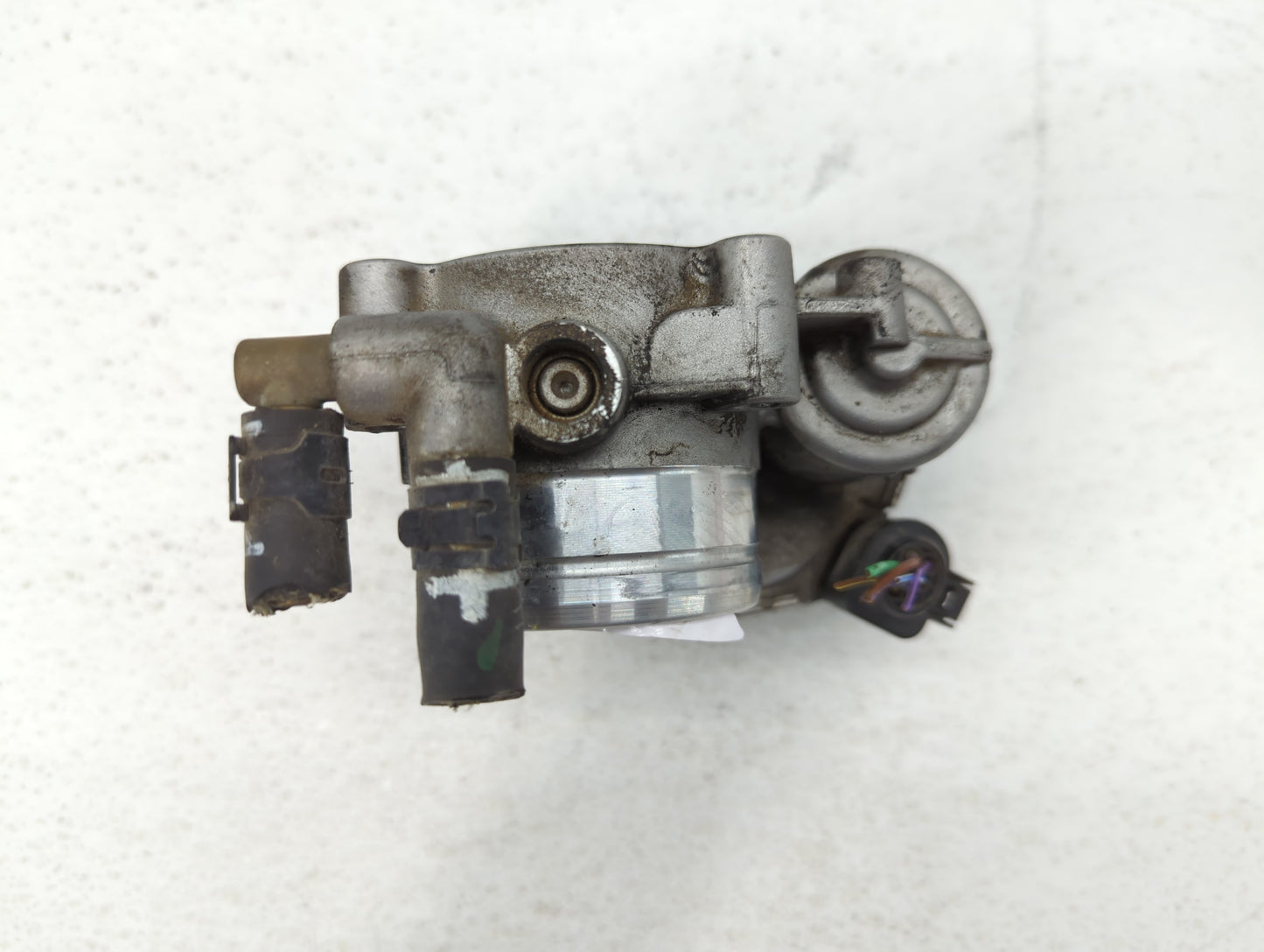 2011-2016 Volkswagen Jetta Throttle Body P/N:06G 133 062J Fits Fits 2011 2012 2013 2014 2015 2016 OEM Used Auto Parts - Oemu