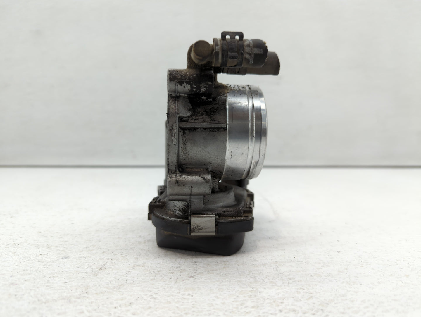 2011-2016 Volkswagen Jetta Throttle Body P/N:06G 133 062J Fits Fits 2011 2012 2013 2014 2015 2016 OEM Used Auto Parts - Oemu
