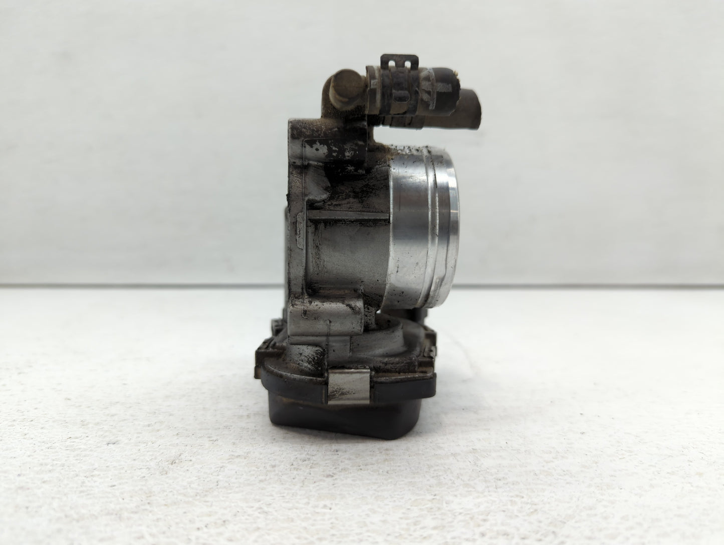 2011-2016 Volkswagen Jetta Throttle Body P/N:06G 133 062J Fits Fits 2011 2012 2013 2014 2015 2016 OEM Used Auto Parts - Oemu