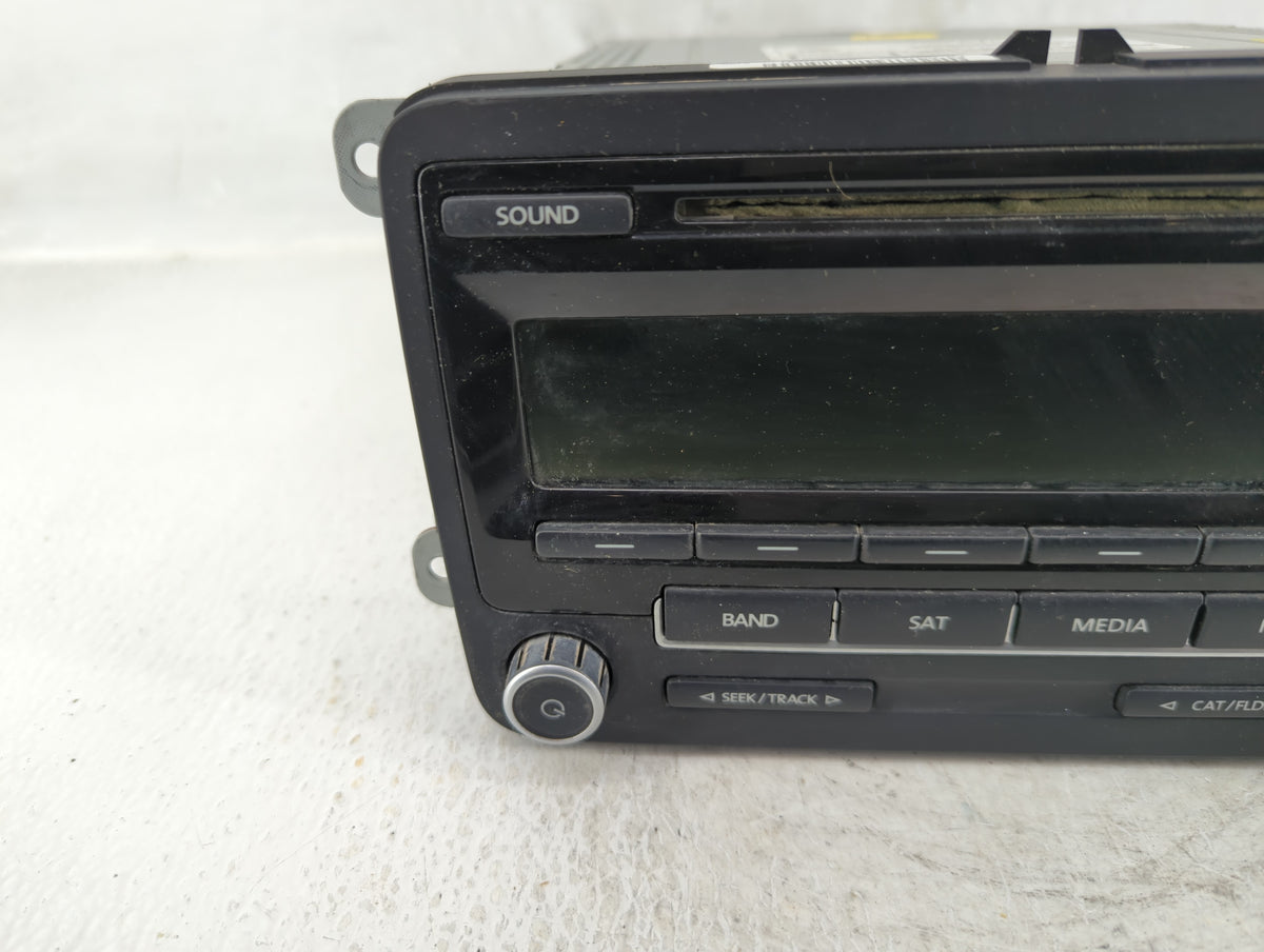 2011-2014 Volkswagen Jetta Am Fm Cd Player Radio Receiver 614553 - Oemusedautoparts1.com