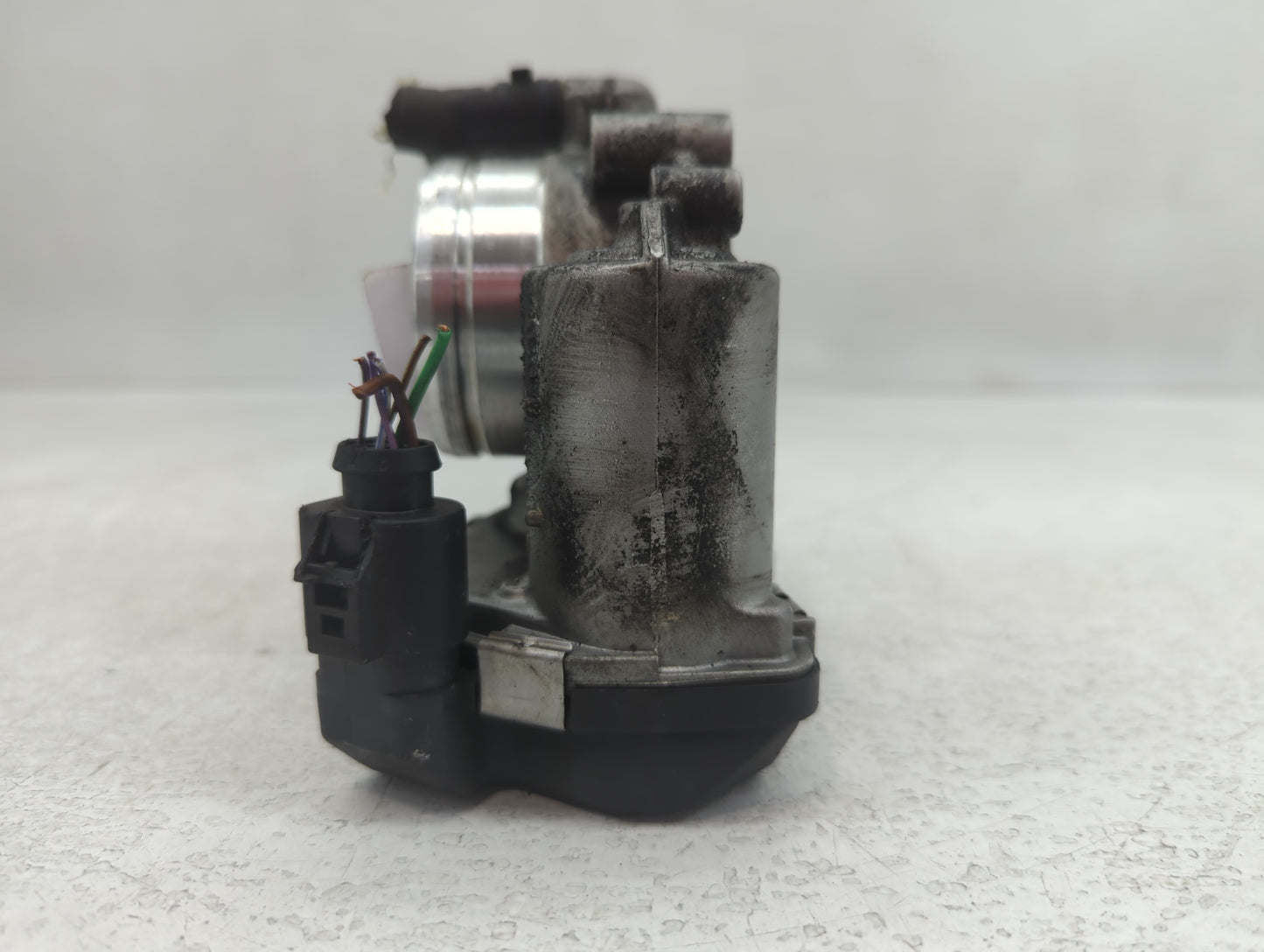 2011-2016 Volkswagen Jetta Throttle Body P/N:06G 133 062 J Fits Fits 2011 2012 2013 2014 2015 2016 OEM Used Auto Parts - Oem