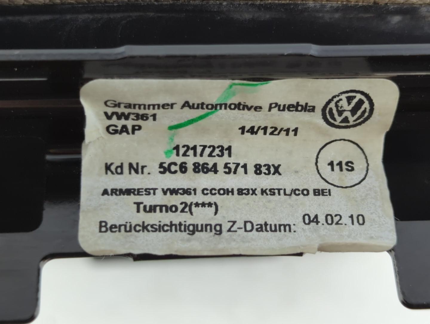 2012 Volkswagen Jetta Center Console Armrest Cover Lid Beige - Oemusedautoparts1.com