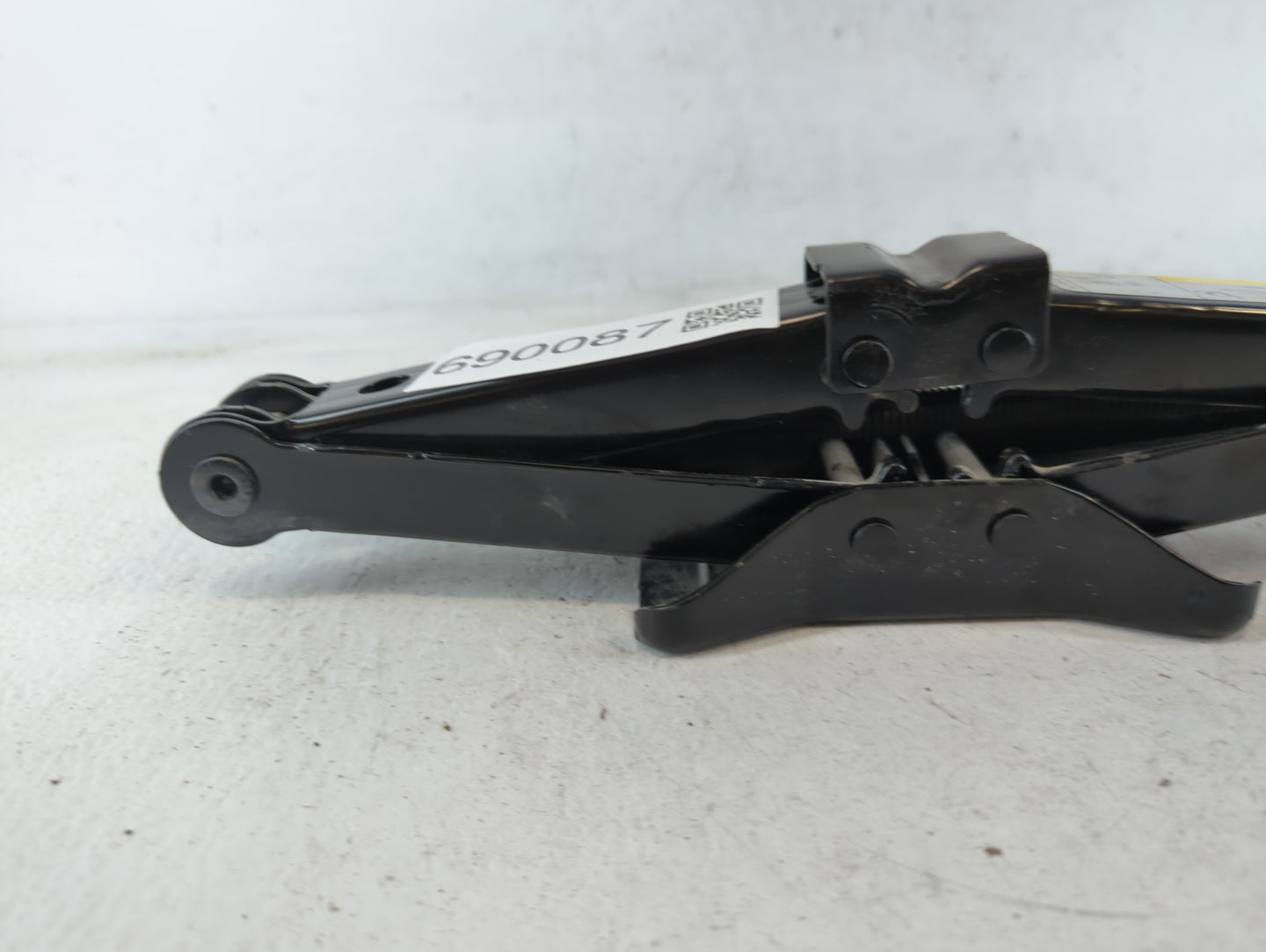 2012 Volkswagen Jetta Spare Scissor Car Jack - Oemusedautoparts1.com