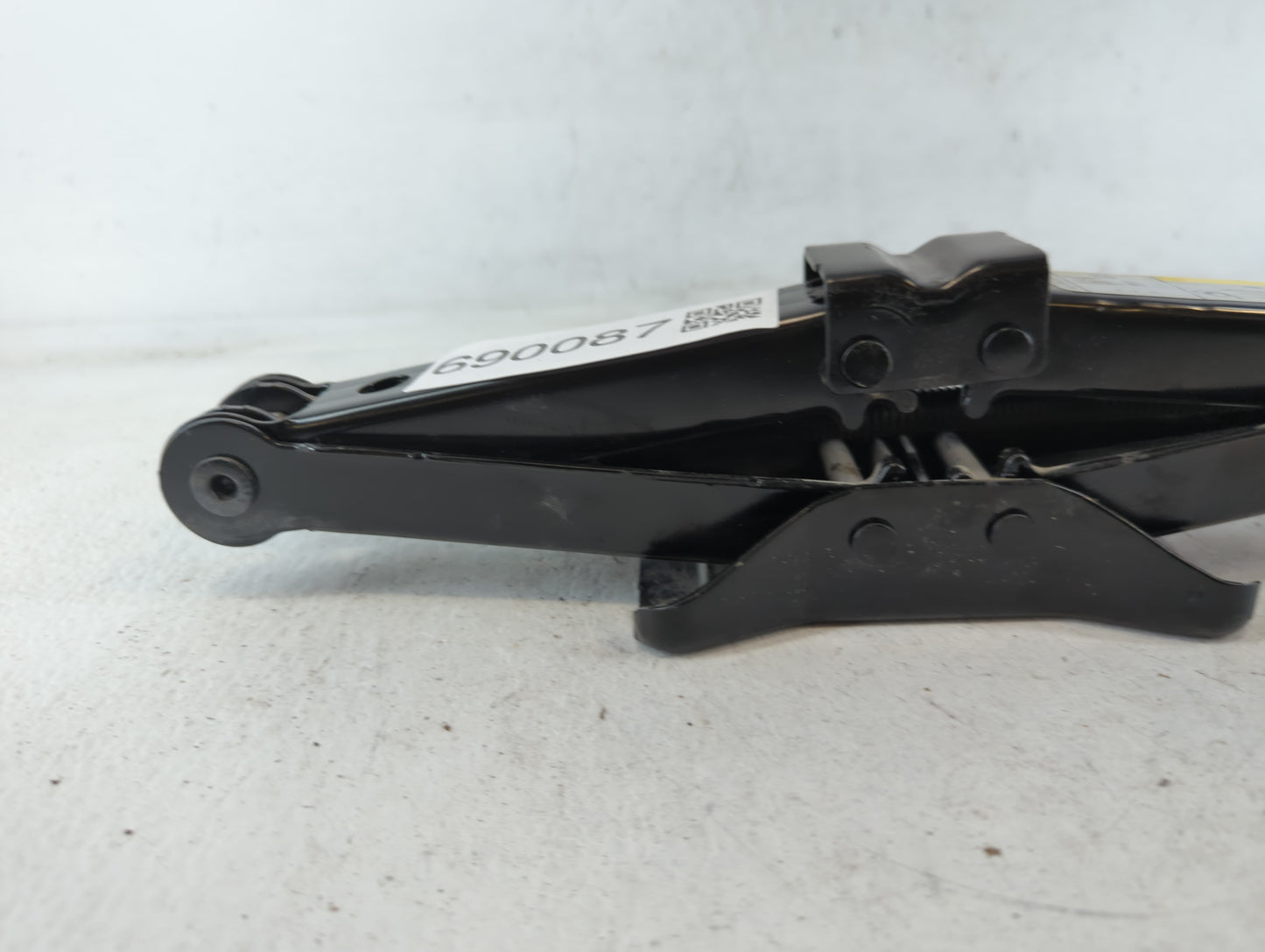 2012 Volkswagen Jetta Spare Scissor Car Jack - Oemusedautoparts1.com