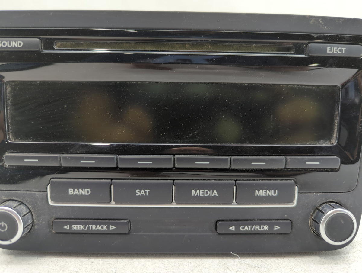 2011-2014 Volkswagen Jetta Am Fm Cd Player Radio Receiver 690557 - Oemusedautoparts1.com