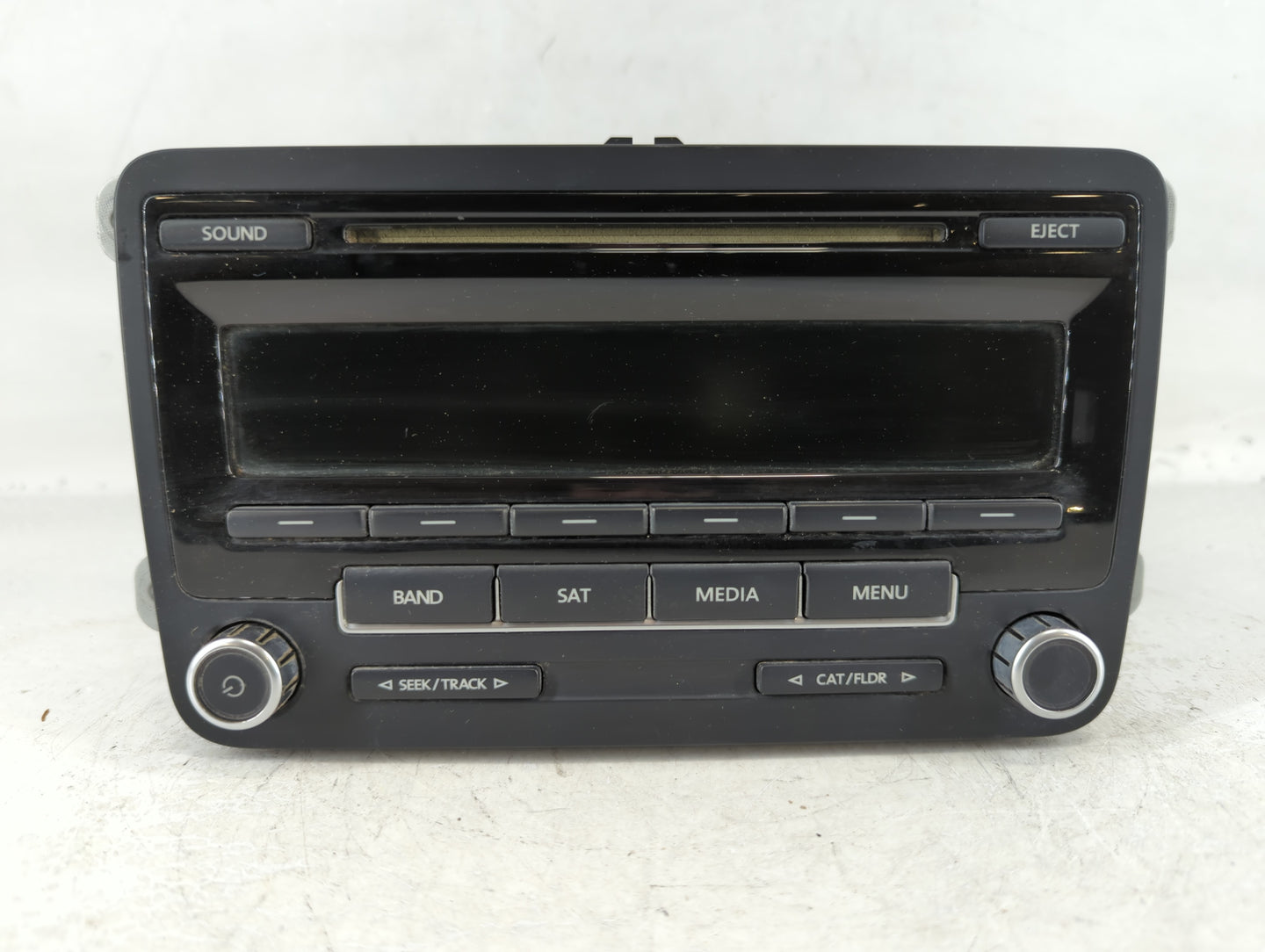 2012-2017 Volkswagen Jetta Am Fm Cd Player Radio Receiver - Oemusedautoparts1.com