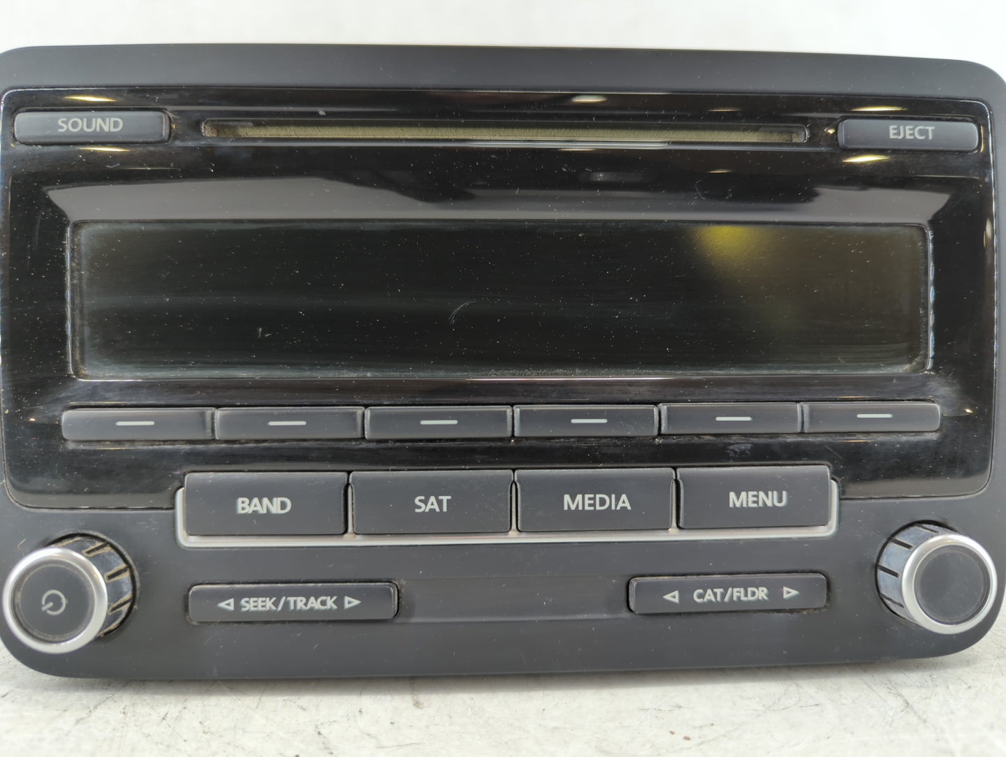 2012-2017 Volkswagen Jetta Am Fm Cd Player Radio Receiver - Oemusedautoparts1.com