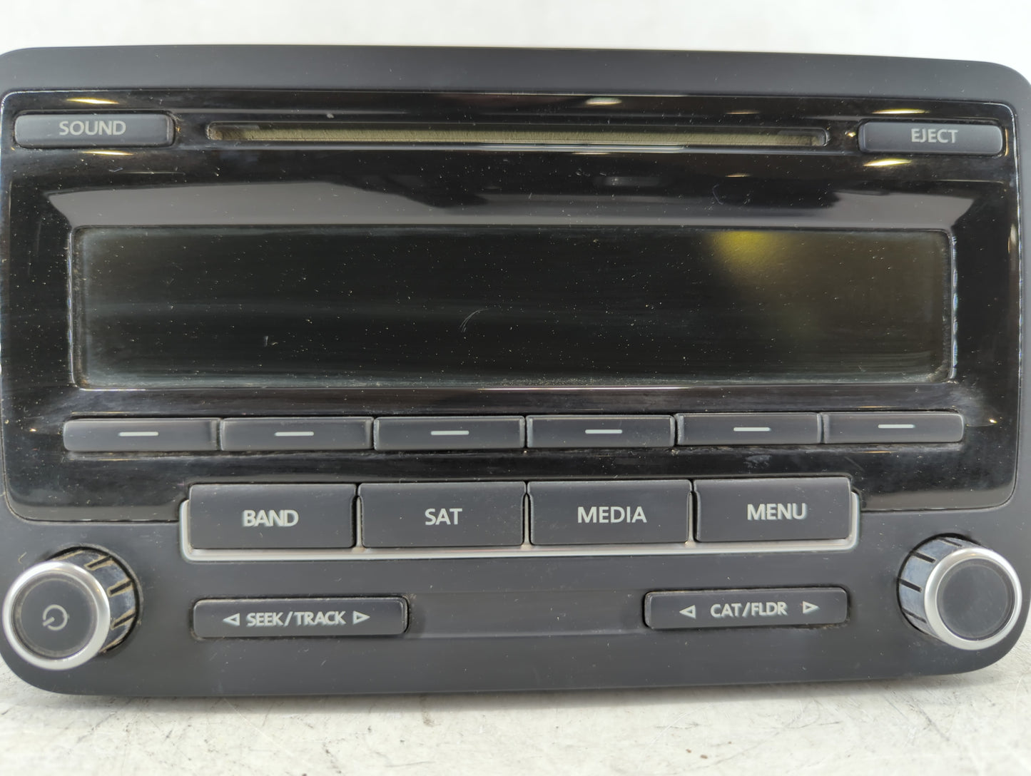 2012-2017 Volkswagen Jetta Am Fm Cd Player Radio Receiver - Oemusedautoparts1.com