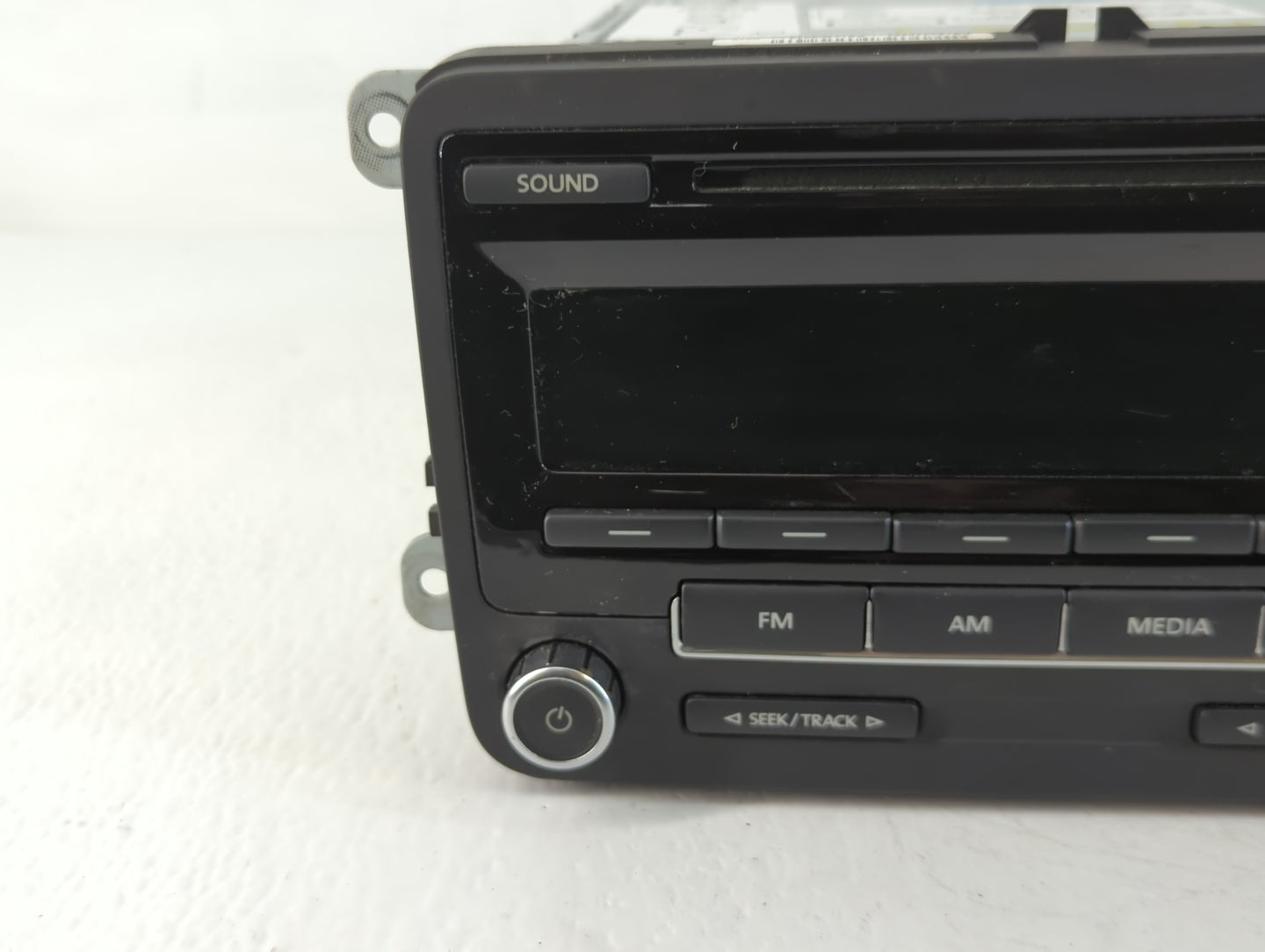 2011-2014 Volkswagen Jetta Am Fm Cd Player Radio Receiver - Oemusedautoparts1.com