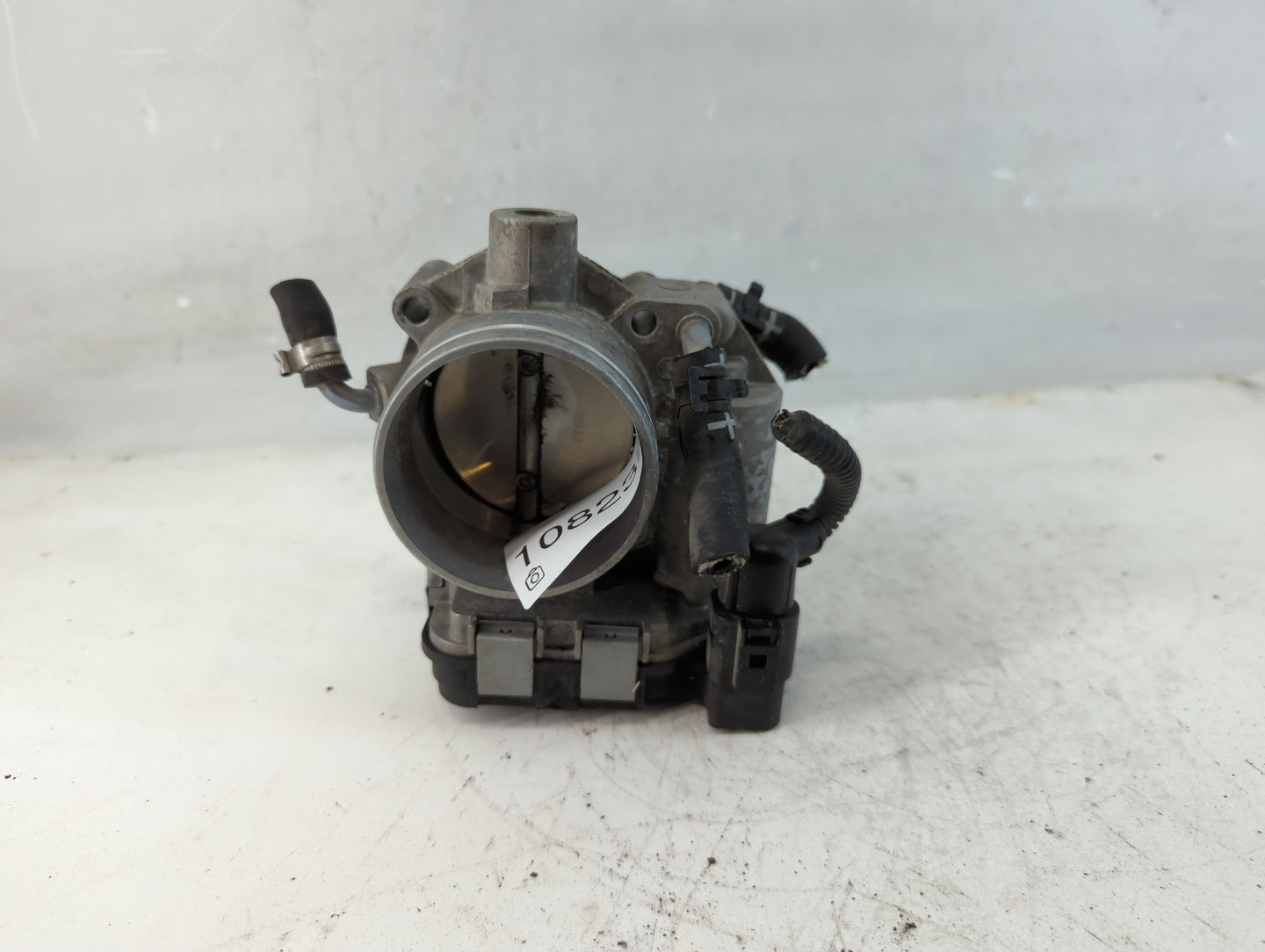 2012-2014 Volkswagen Passat Throttle Body Fits Fits 2012 2013 2014 OEM Used Auto Parts - Oemusedautoparts1.com