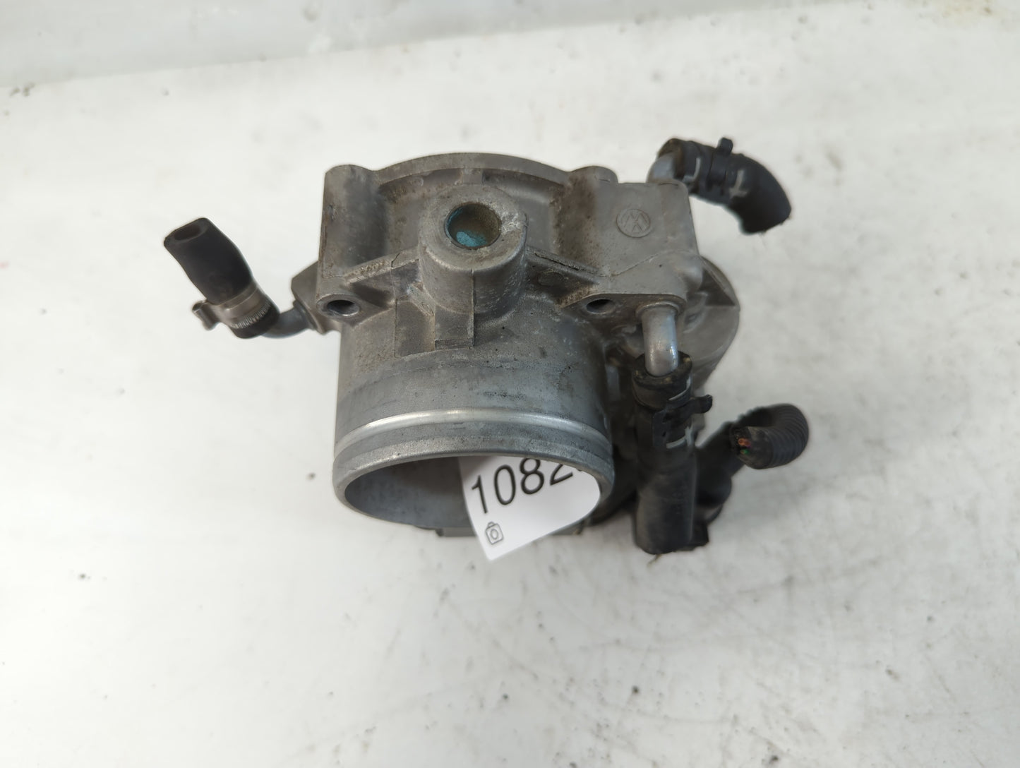 2012-2014 Volkswagen Passat Throttle Body Fits Fits 2012 2013 2014 OEM Used Auto Parts - Oemusedautoparts1.com