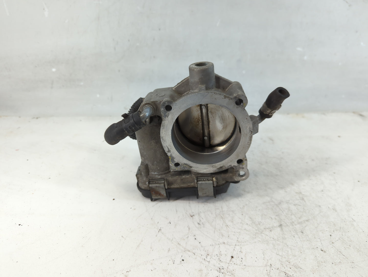 2012-2014 Volkswagen Passat Throttle Body Fits Fits 2012 2013 2014 OEM Used Auto Parts - Oemusedautoparts1.com