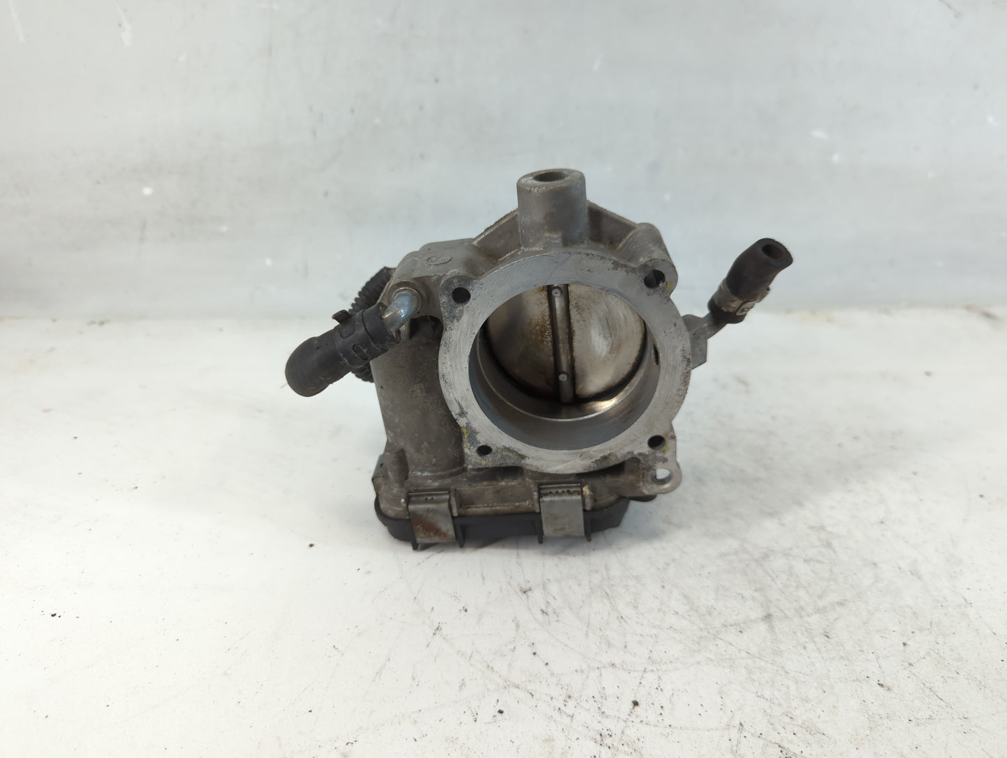 2012-2014 Volkswagen Passat Throttle Body Fits Fits 2012 2013 2014 OEM Used Auto Parts - Oemusedautoparts1.com