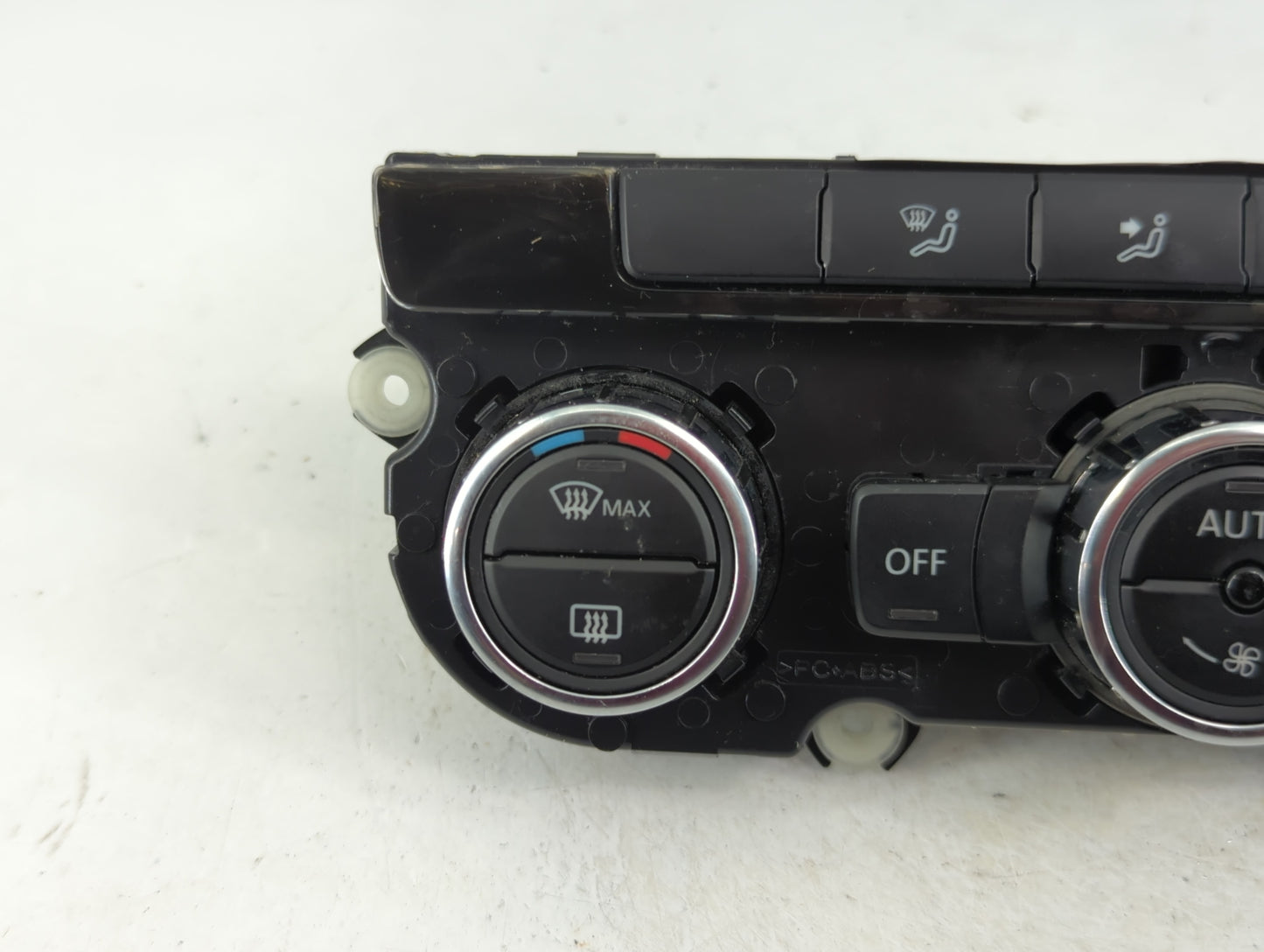 2012 Volkswagen Passat Climate Control Module Temperature AC/Heater Replacement P/N:561 907 044L IKY Fits OEM Used Auto Part