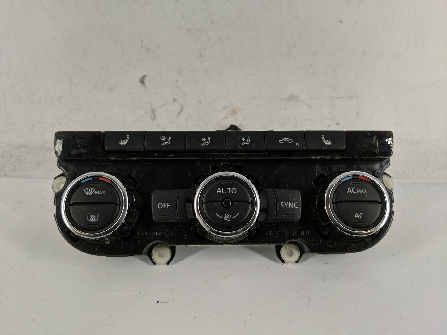 2012 Volkswagen Passat Climate Control Module Temperature AC/Heater Replacement P/N:561 907 044H 1KY Fits OEM Used Auto Part