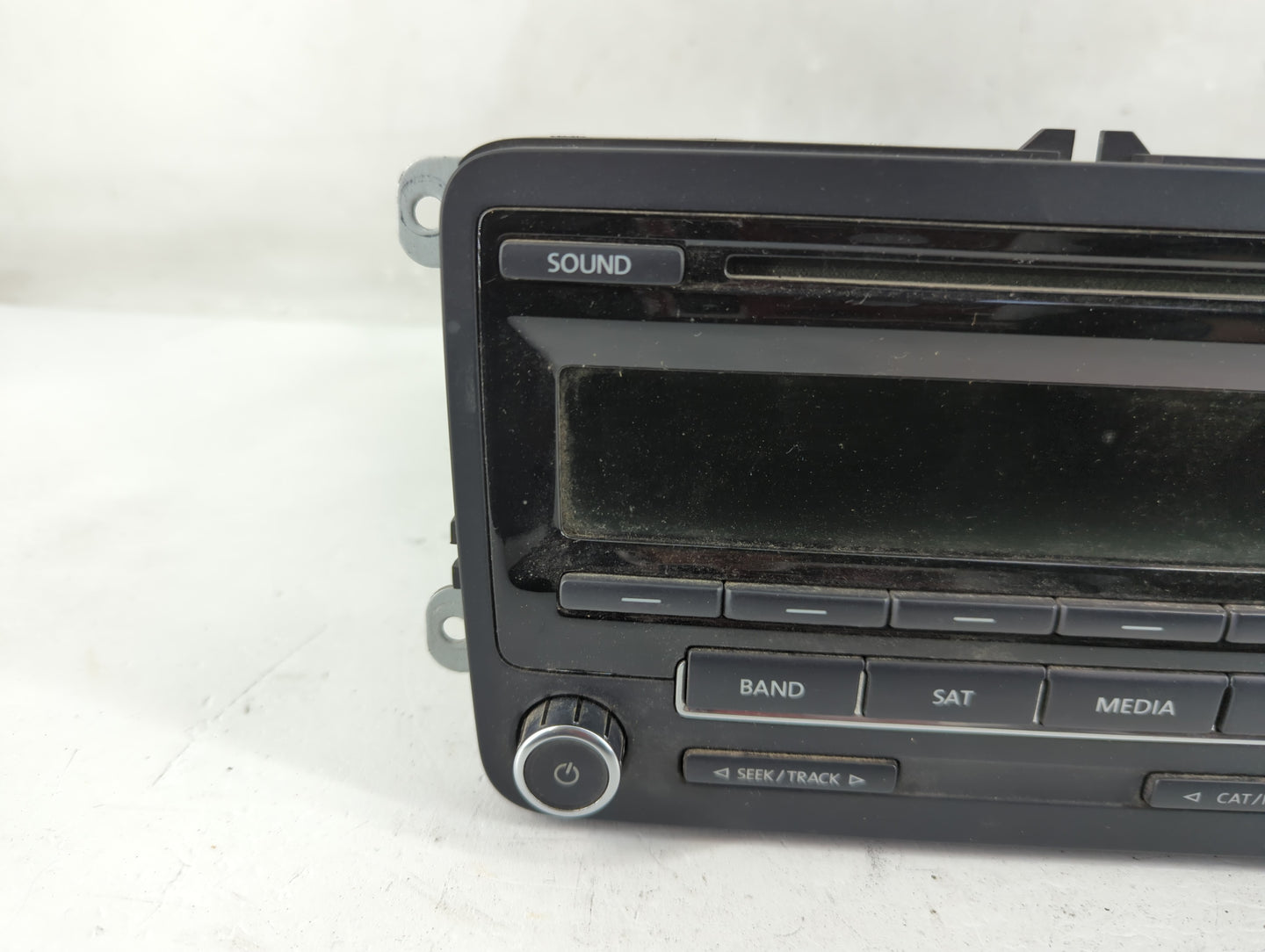 2012-2015 Volkswagen Passat Radio AM FM Cd Player Receiver Replacement P/N:28367806 1K0 035 164 F Fits OEM Used Auto Parts -